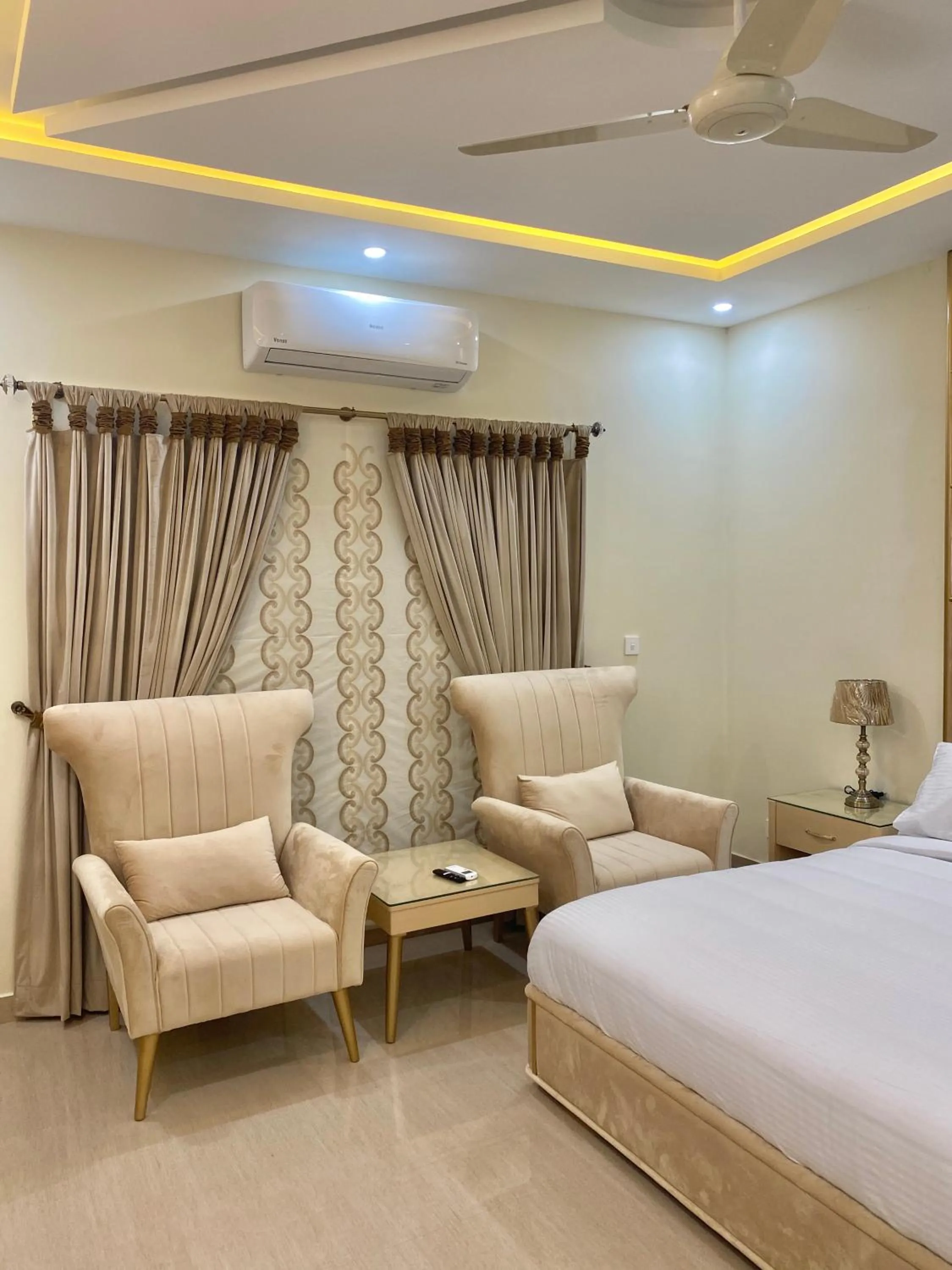 Bed in Continental boutique House