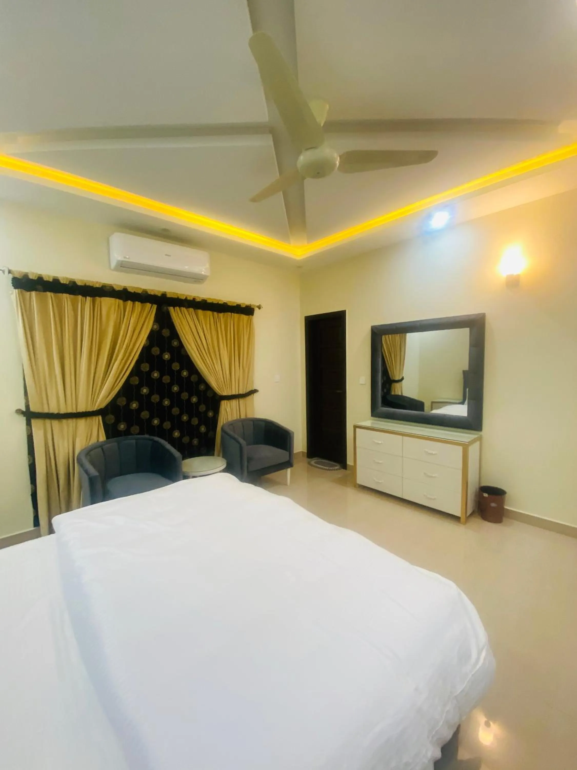 Bed in Continental boutique House