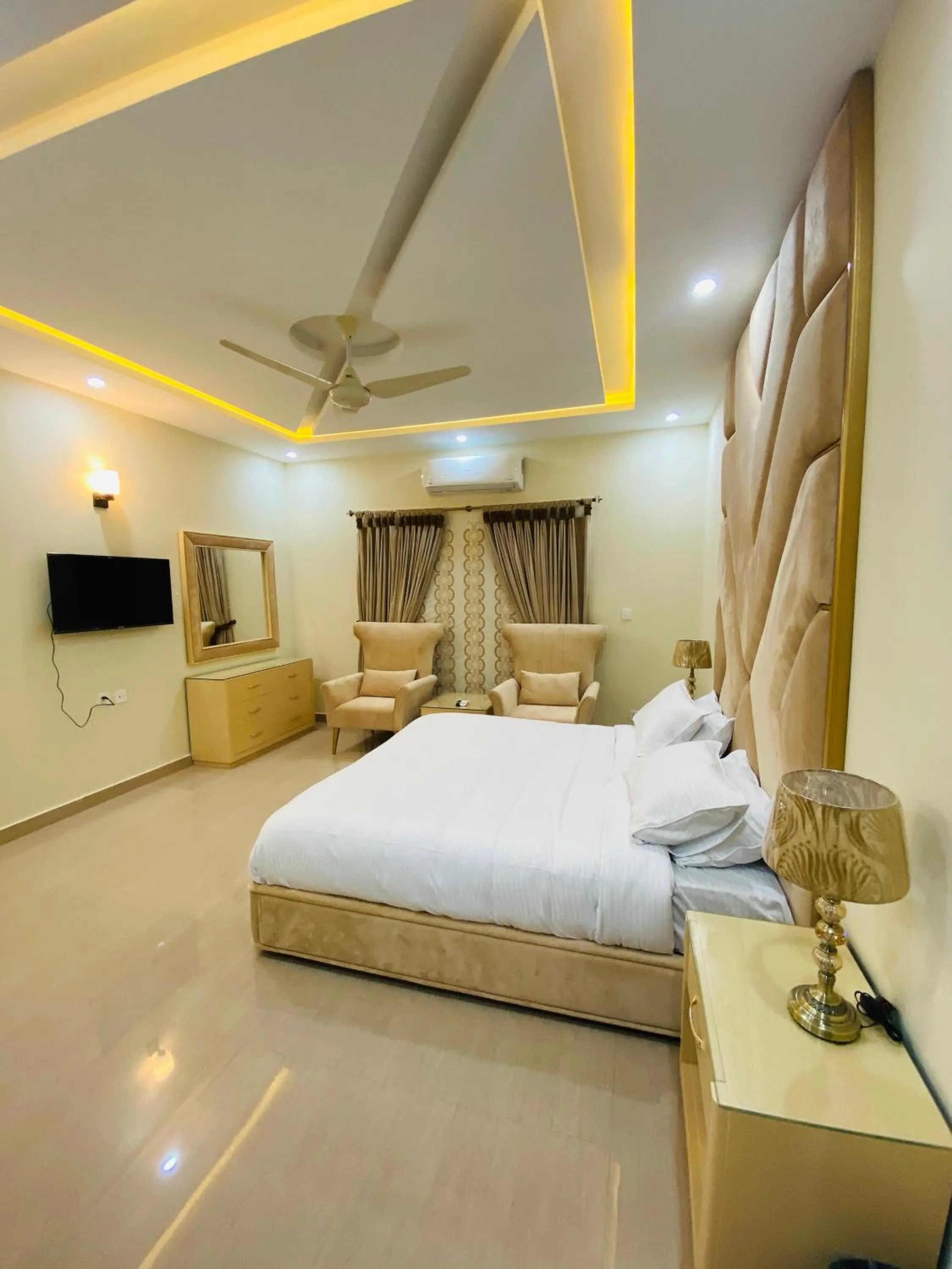 Bed in Continental boutique House