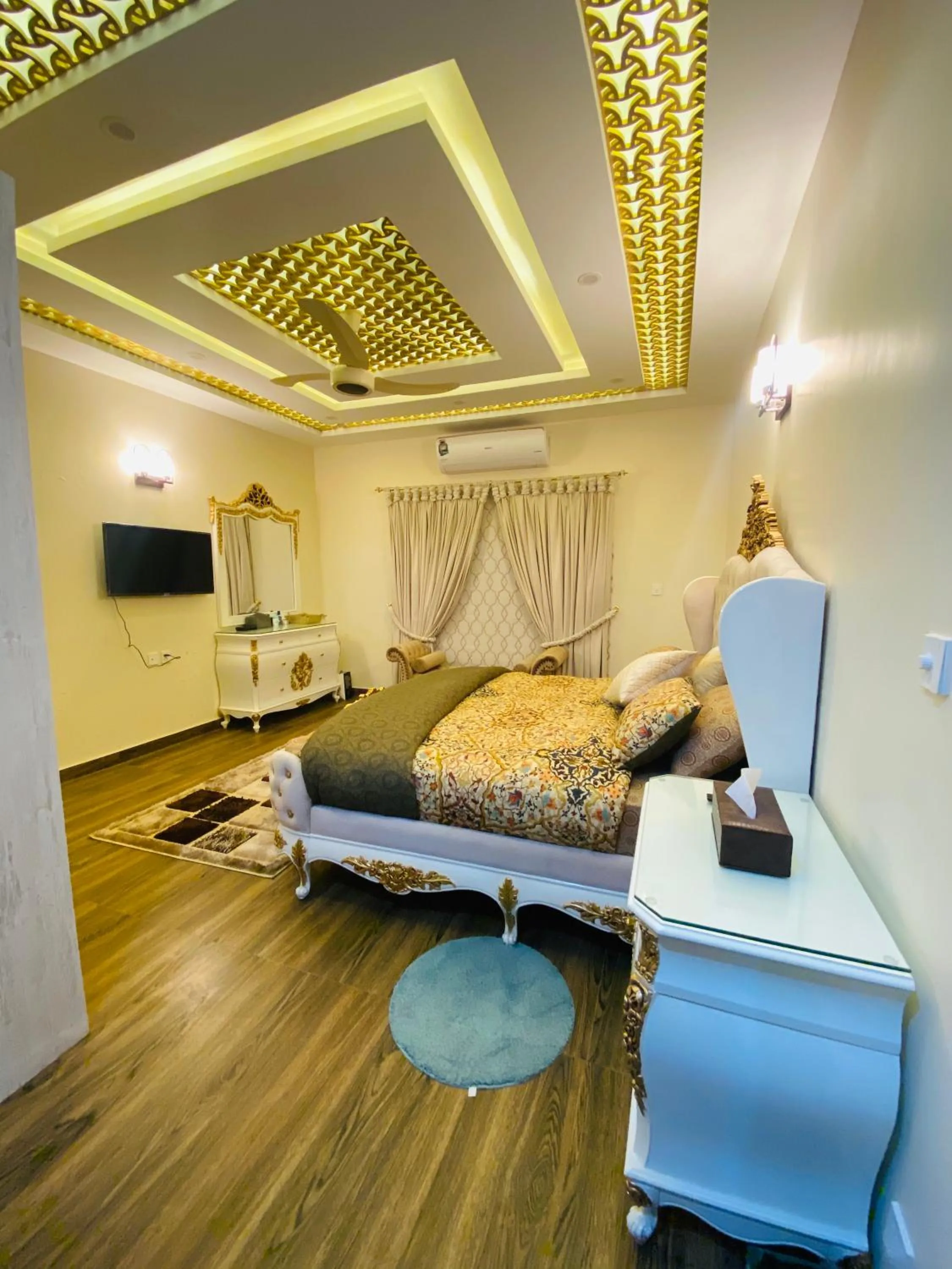 Bed in Continental boutique House