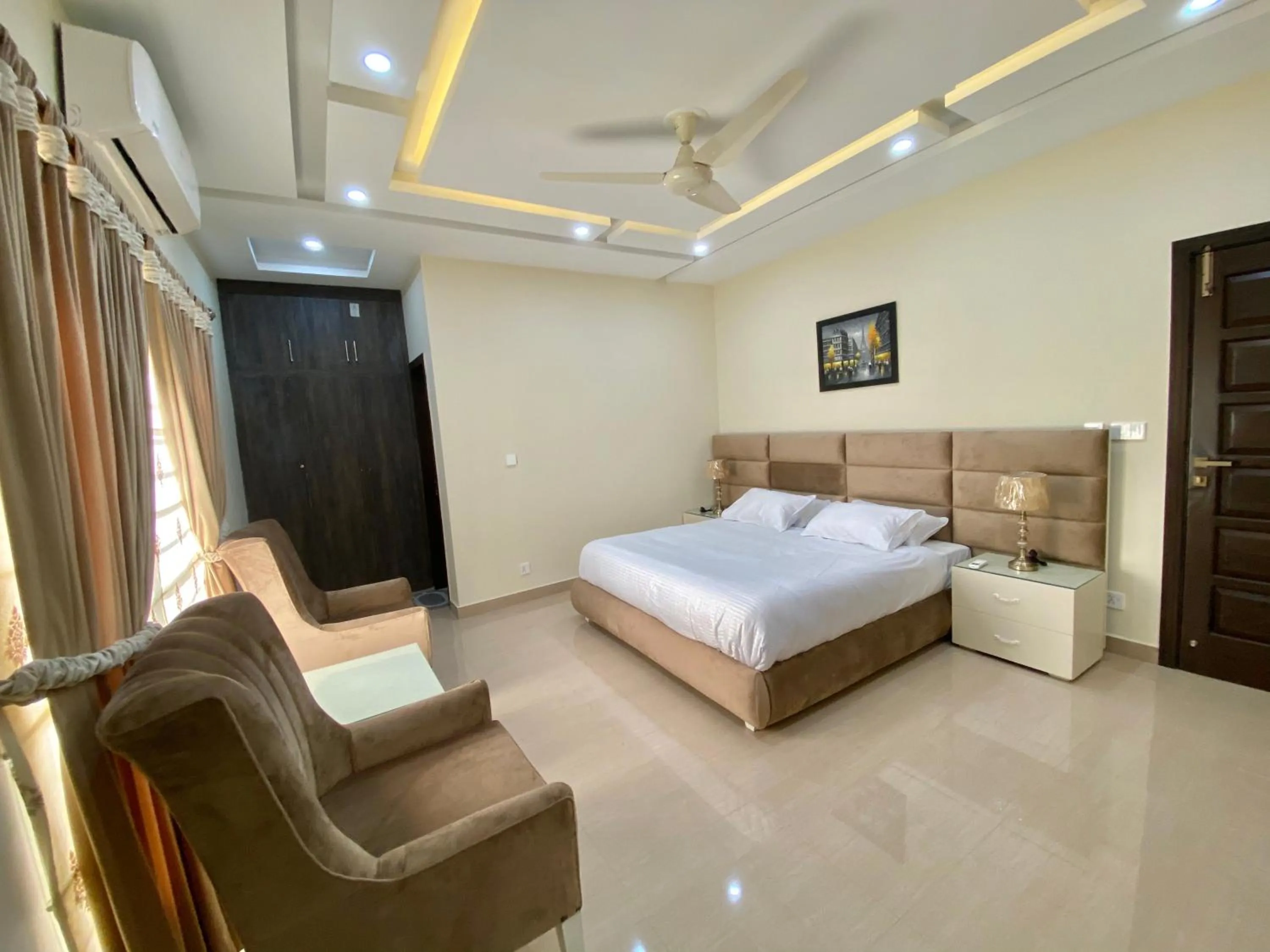 Bed in Continental boutique House