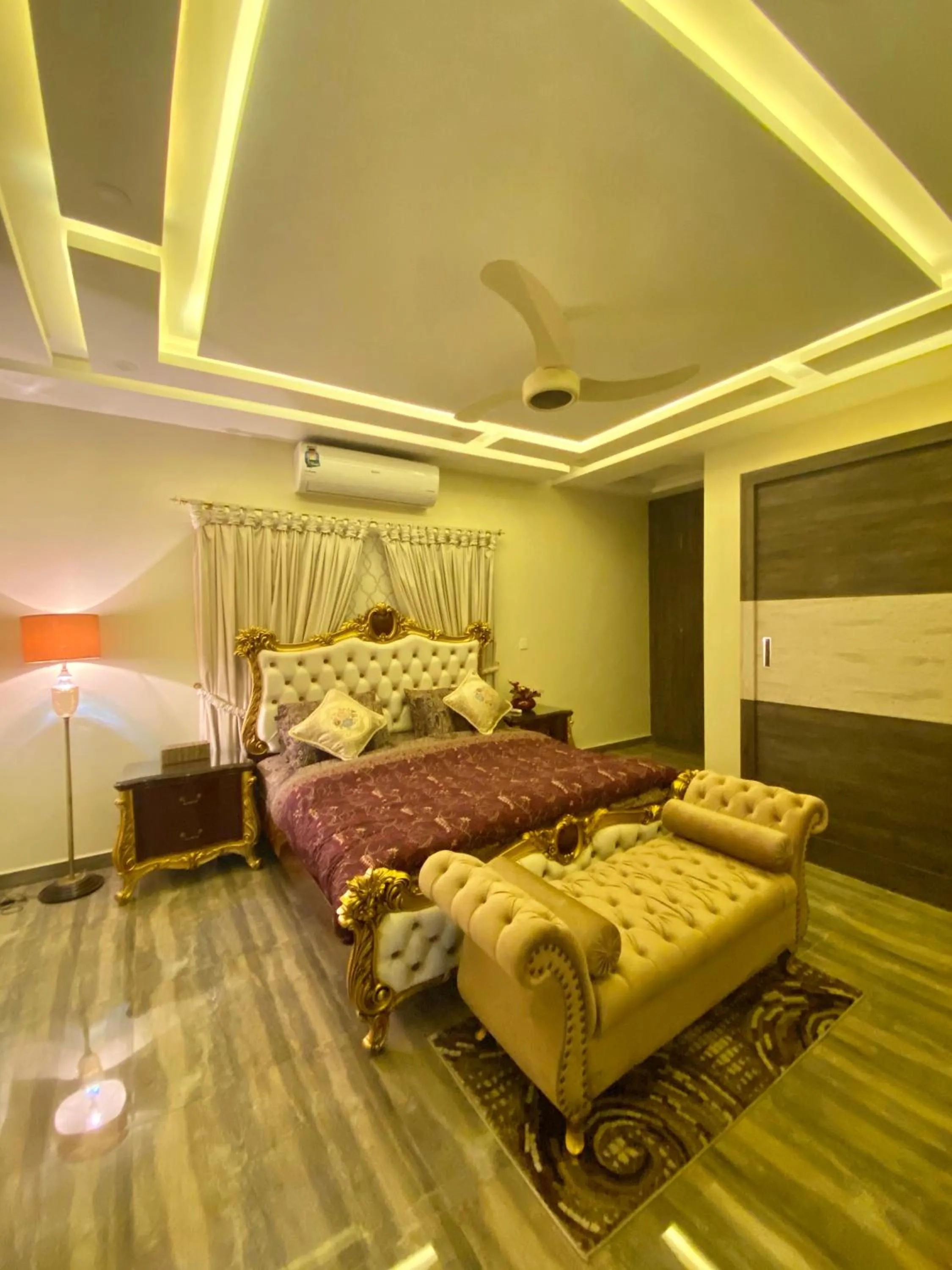 Bed in Continental boutique House