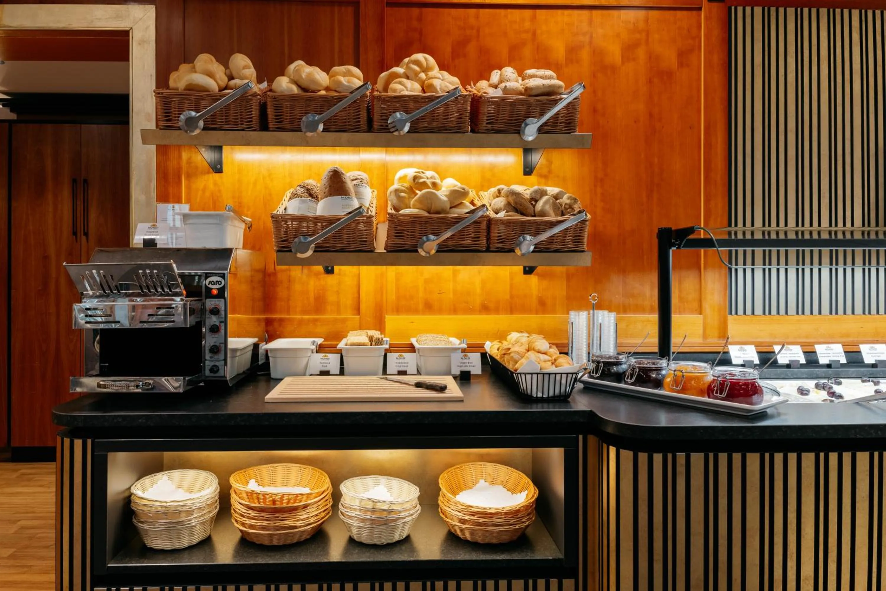 Restaurant/places to eat in MONDI Hotel Bellevue Gastein