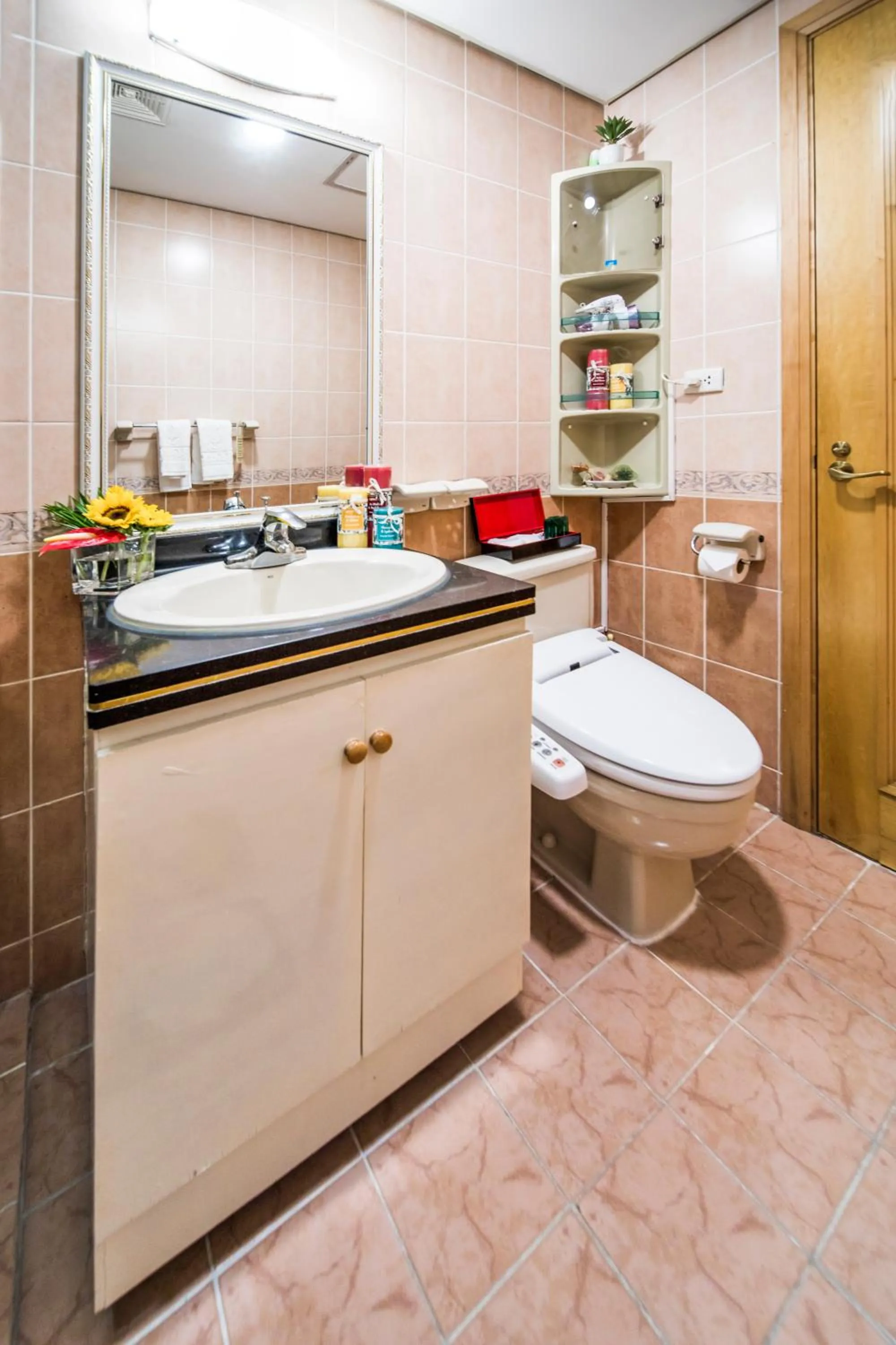 Toilet in Rose Garden Residences