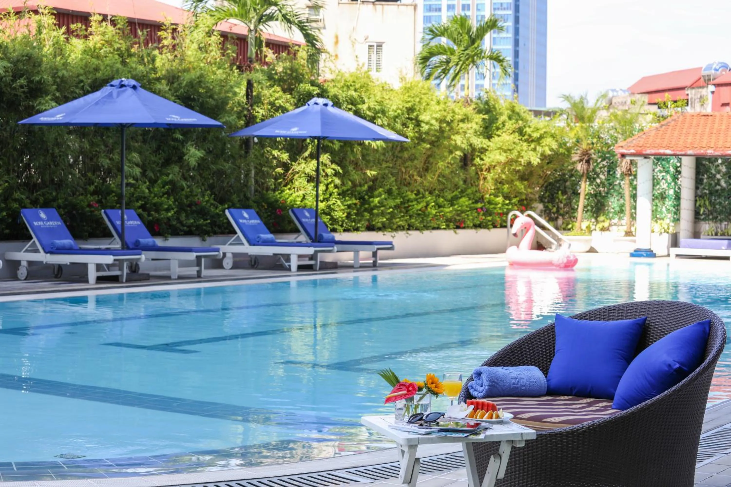 Swimming pool in Rose Garden Residences