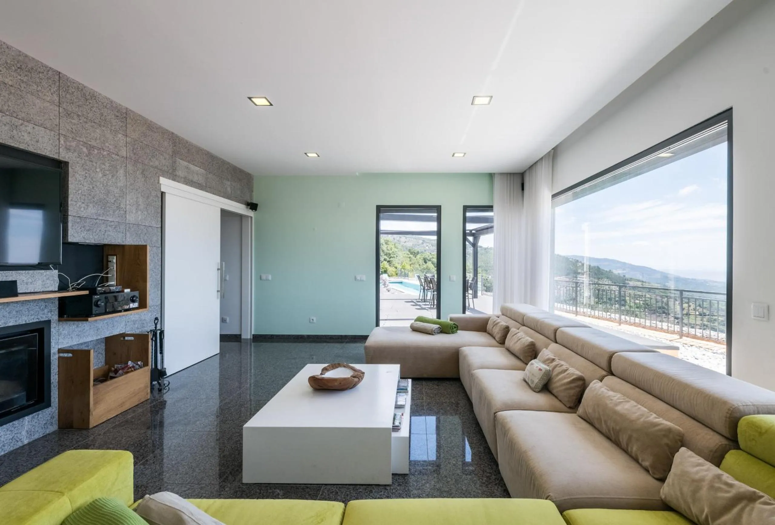 Dining area in Villa Monchique