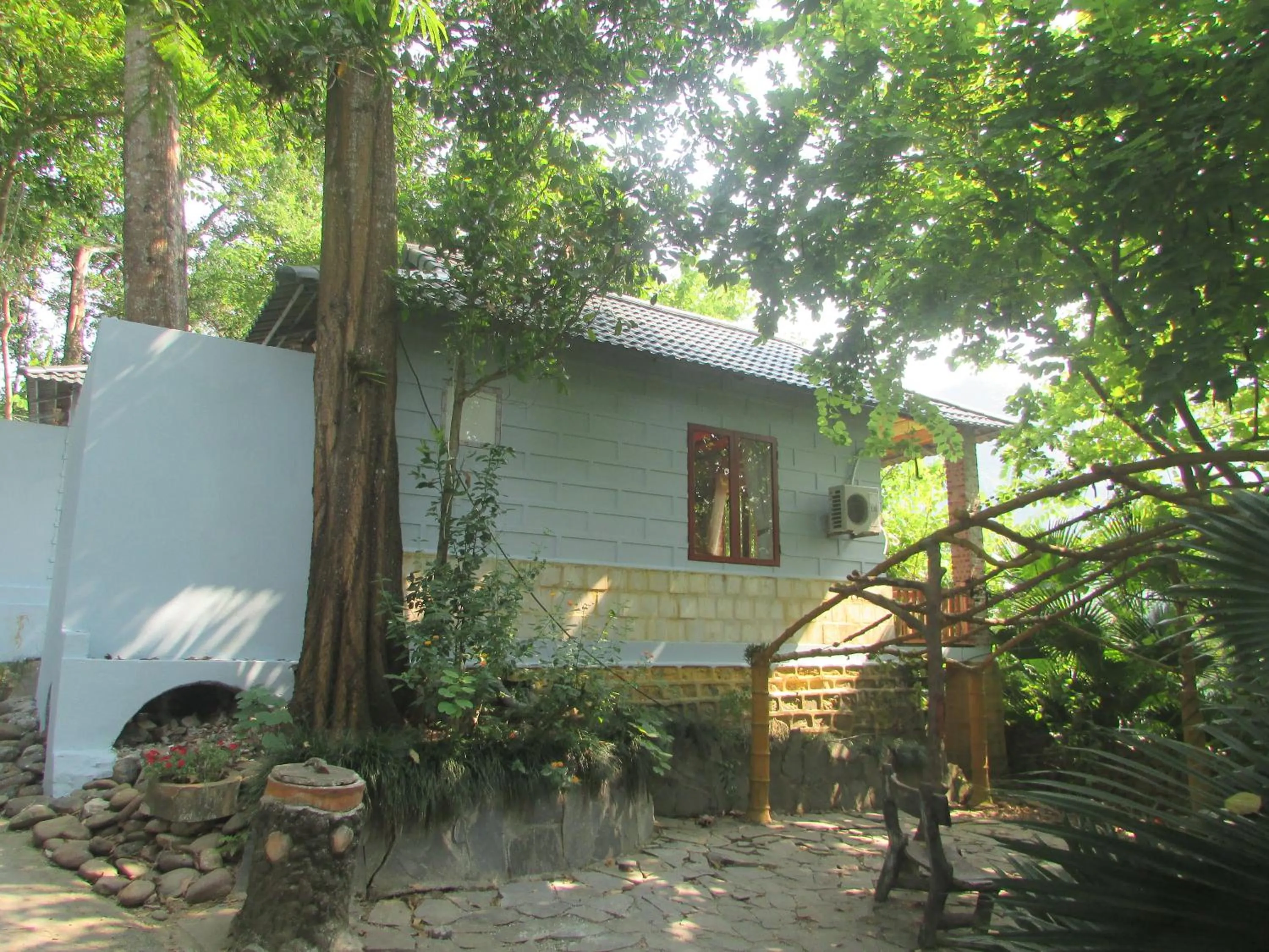 Property building in Truong Xuan Ecology
