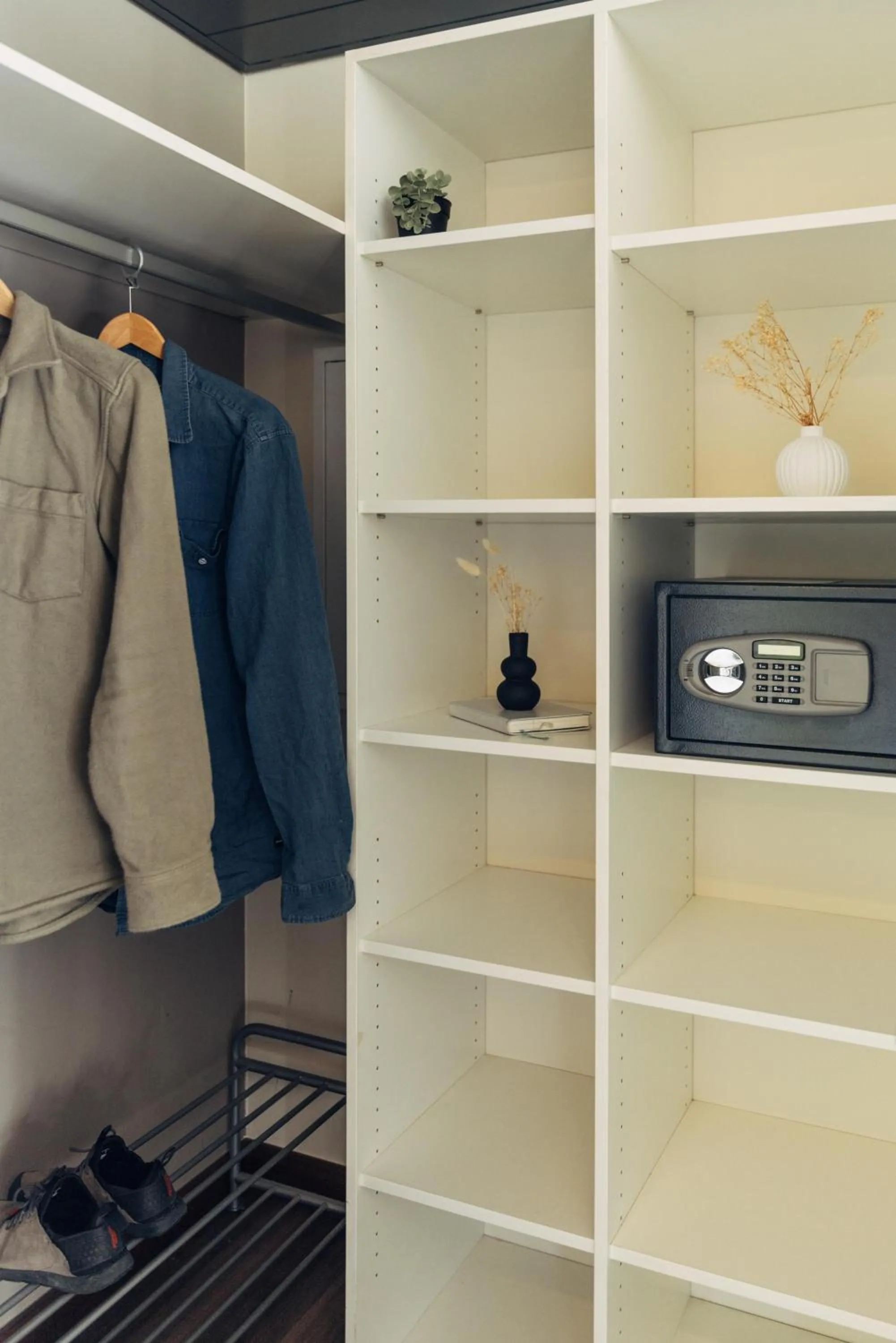 Photo of the whole room in harry's home Hart bei Graz hotel & apartments