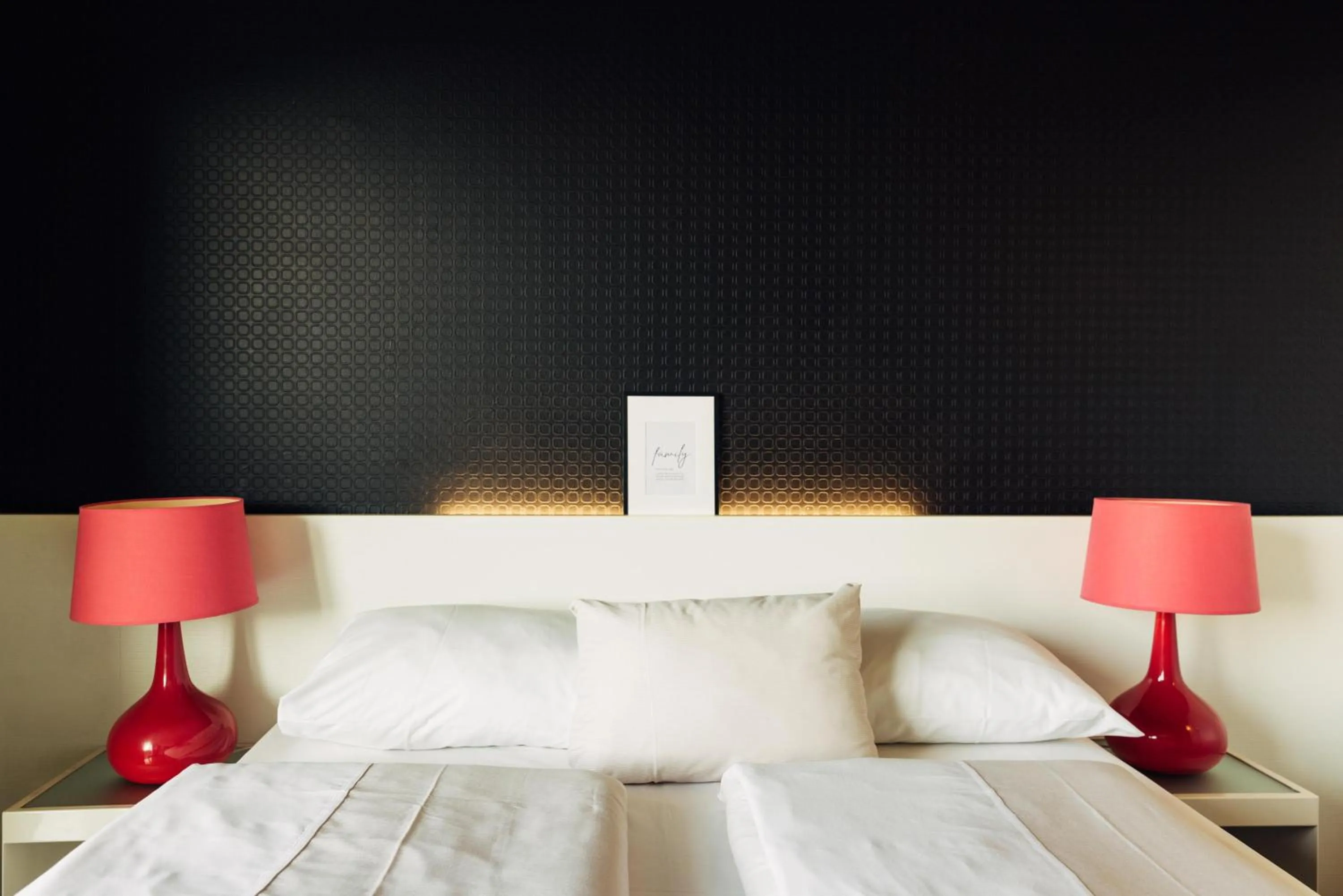 Photo of the whole room, Bed in harry's home Hart bei Graz hotel & apartments