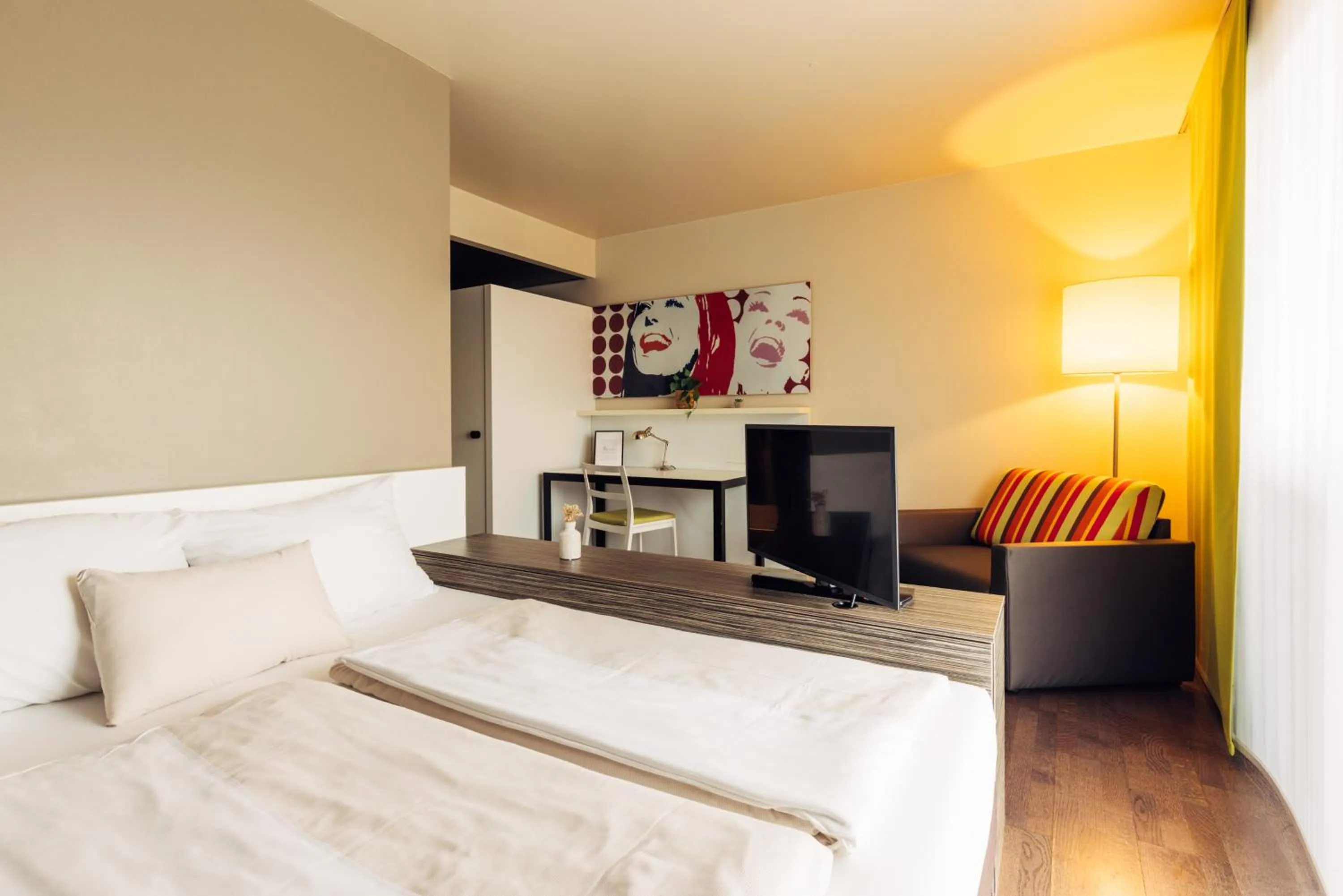 Bed in harry's home Hart bei Graz hotel & apartments