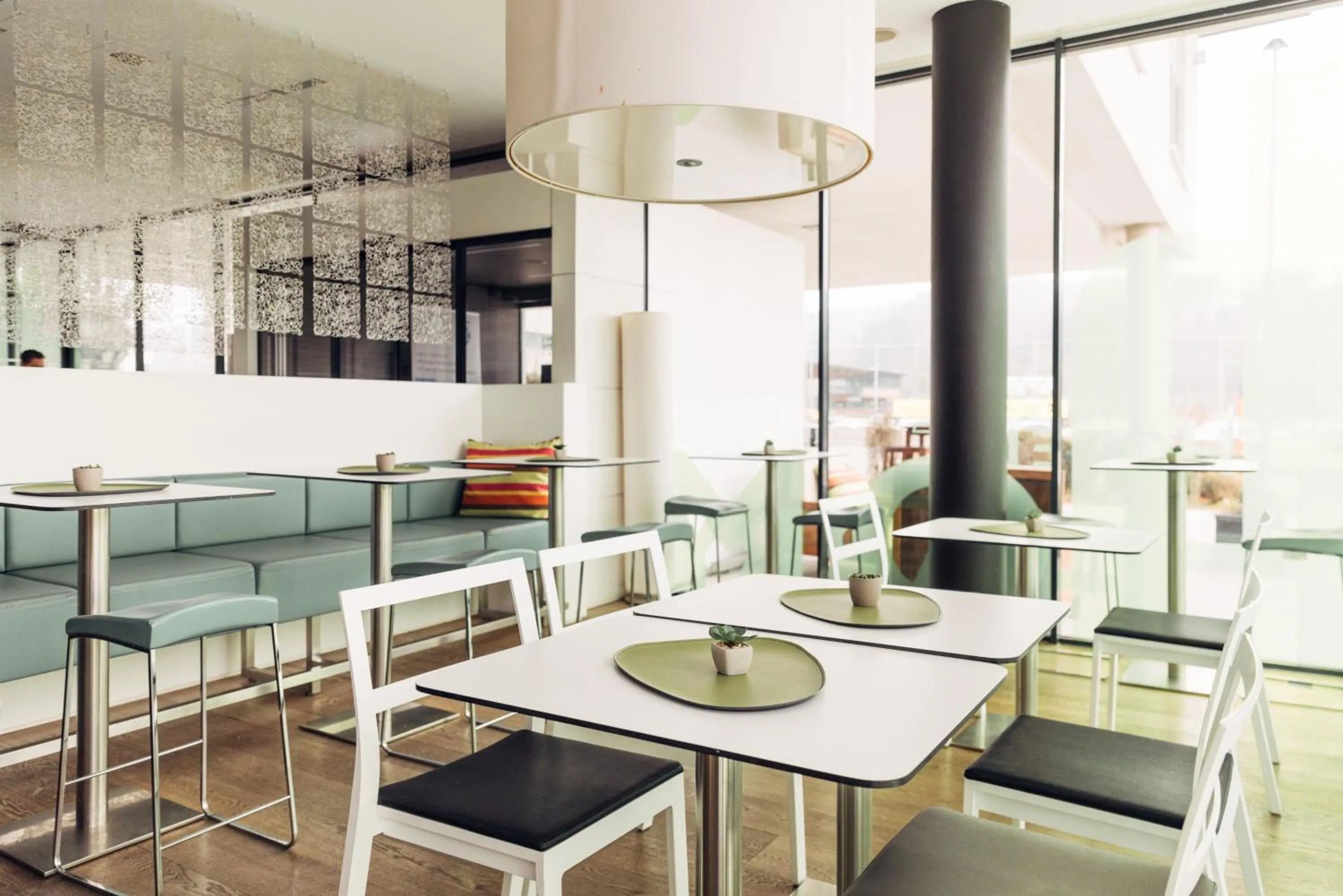 Restaurant/places to eat in harry's home Hart bei Graz hotel & apartments