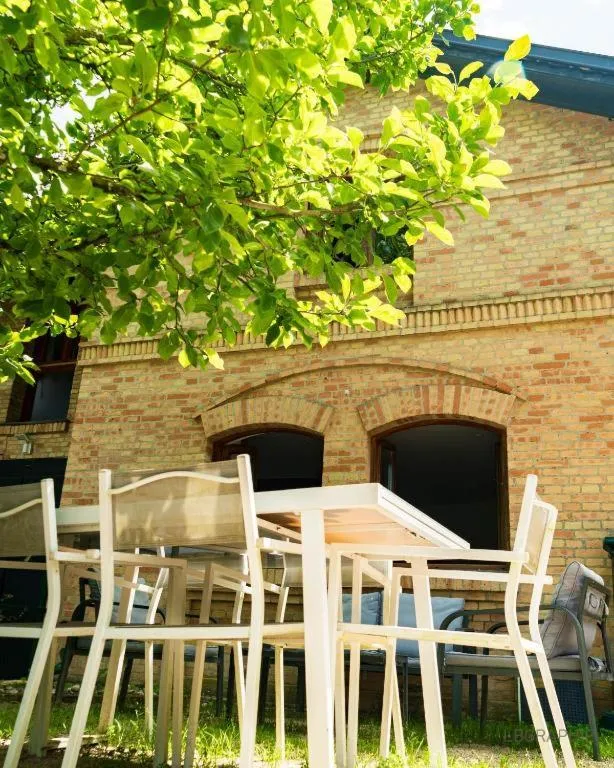 Patio in La Maison cachée du PAVILLON BELLEVUE