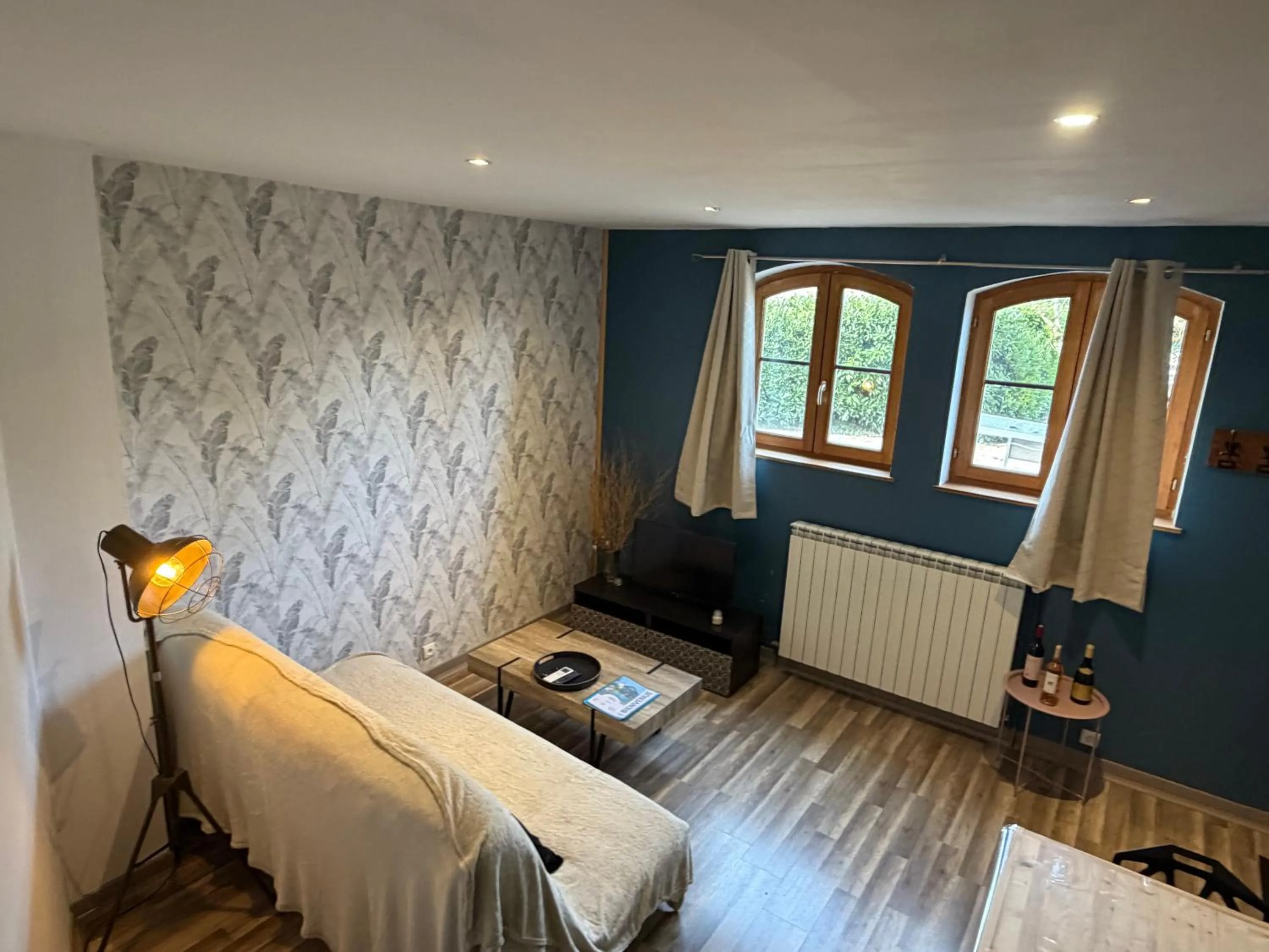 Seating area, Bed in La Maison cachée du PAVILLON BELLEVUE