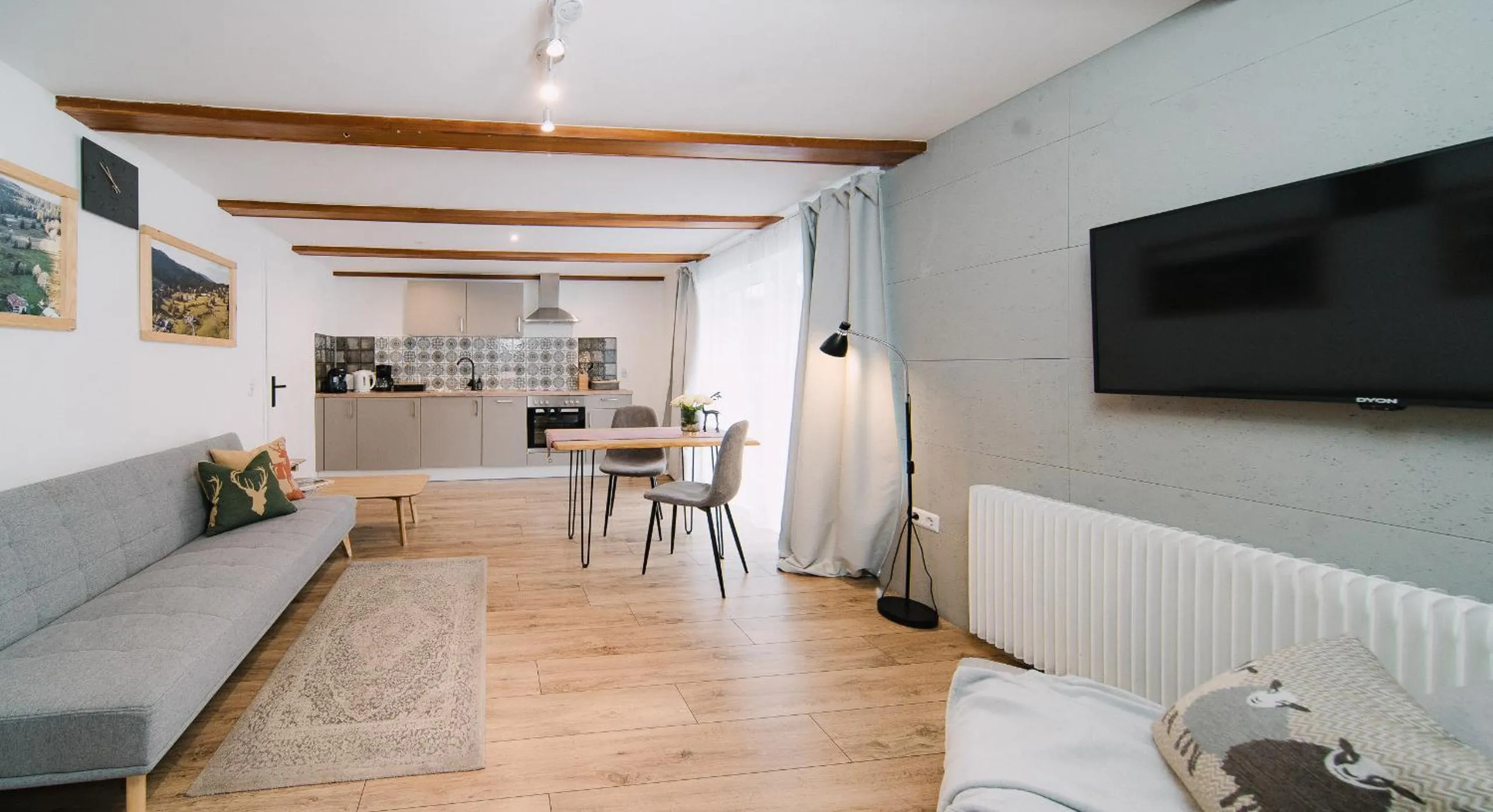 TV and multimedia in Black Forest Dream Apartments