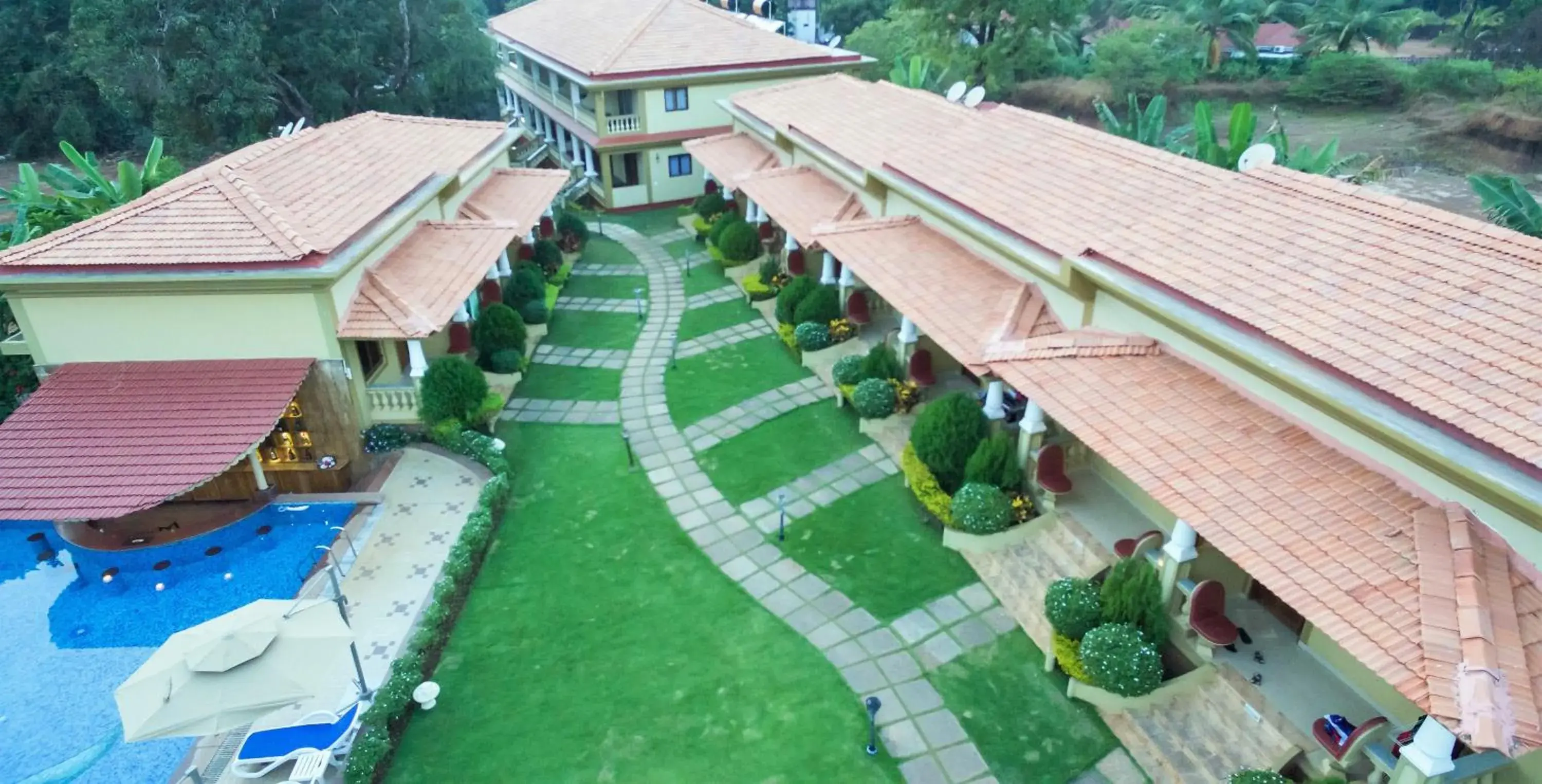 Property building in Cochichos Resort Property building in Cochichos Resort