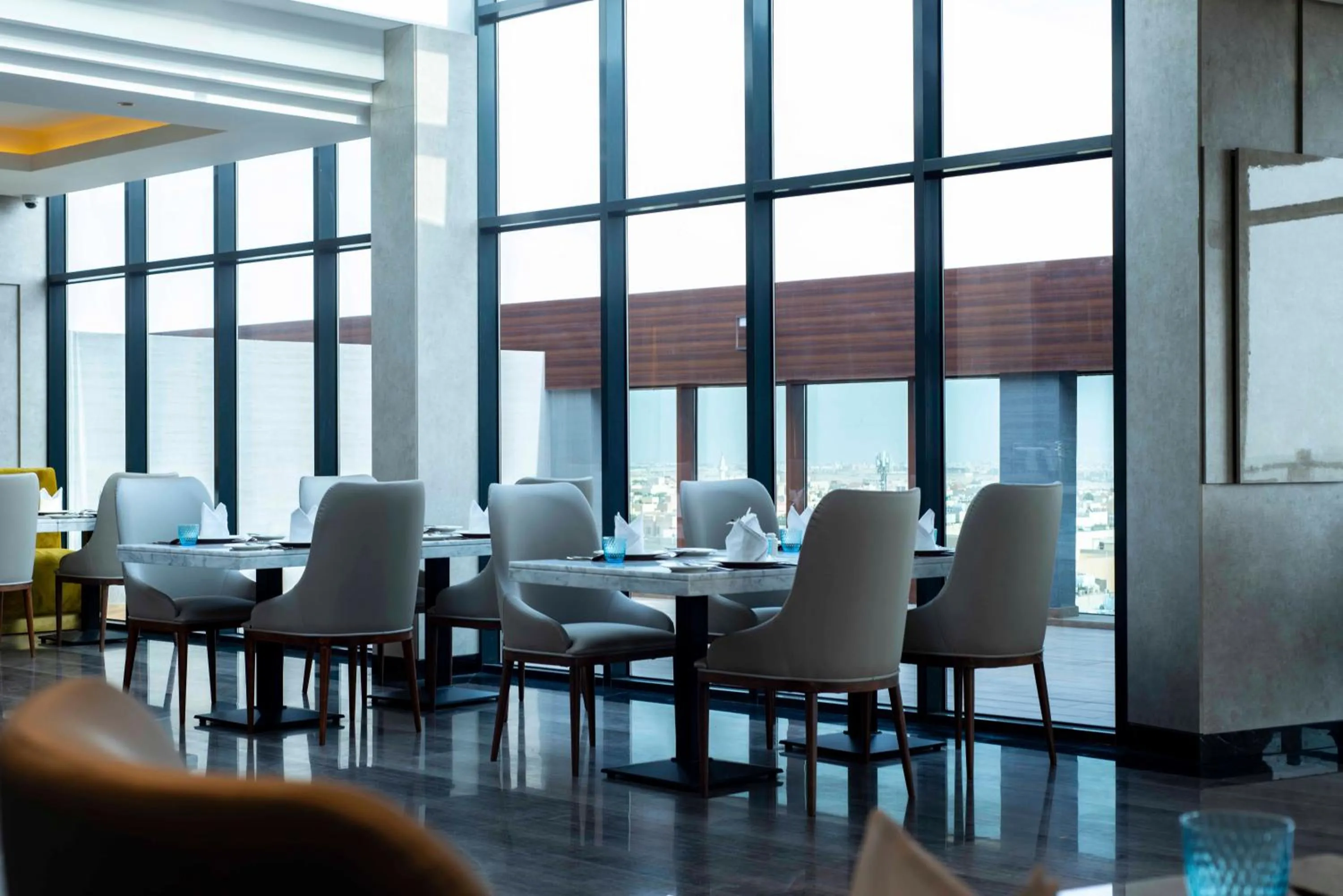 Restaurant/places to eat in WAW Hotel Suites King Abdullah Road