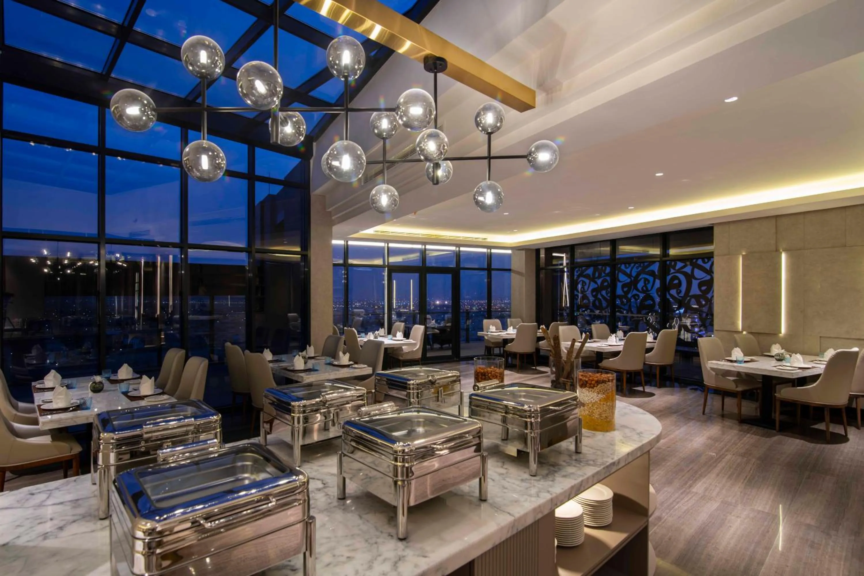 Restaurant/places to eat in WAW Hotel Suites King Abdullah Road