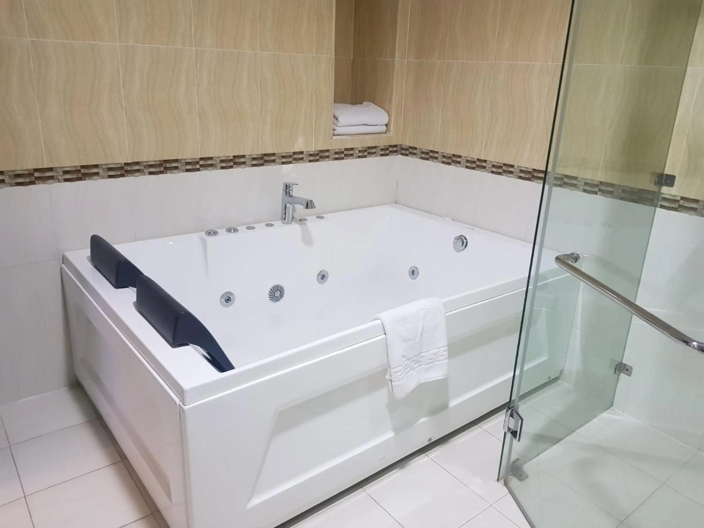 Shower in Panorama Hotel and Spa