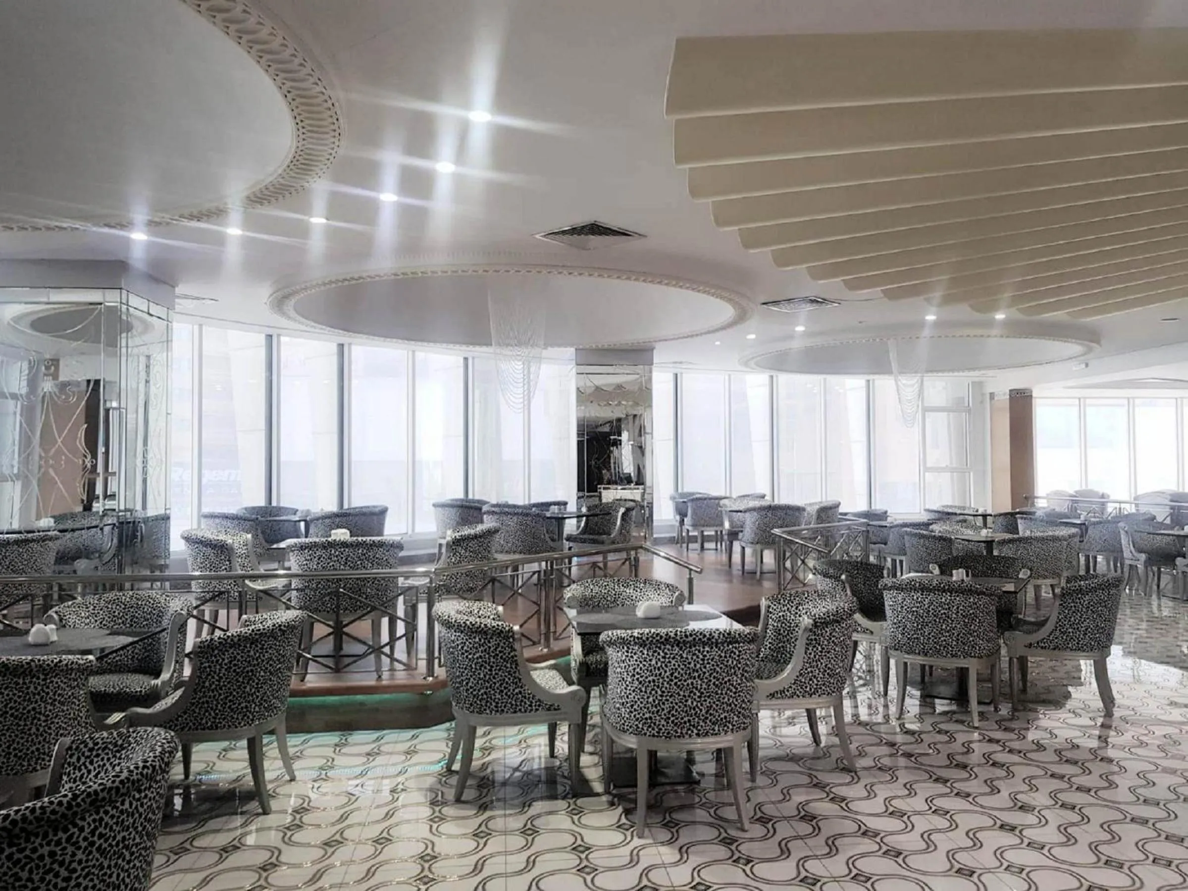 Restaurant/places to eat in Panorama Hotel and Spa