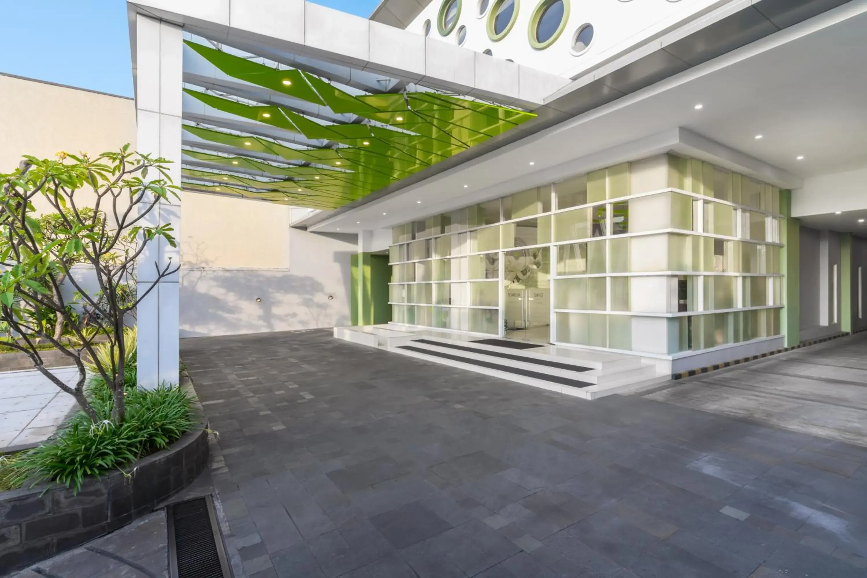 Facade/entrance in Ibis Styles Malang Facade/entrance in Ibis Styles Malang