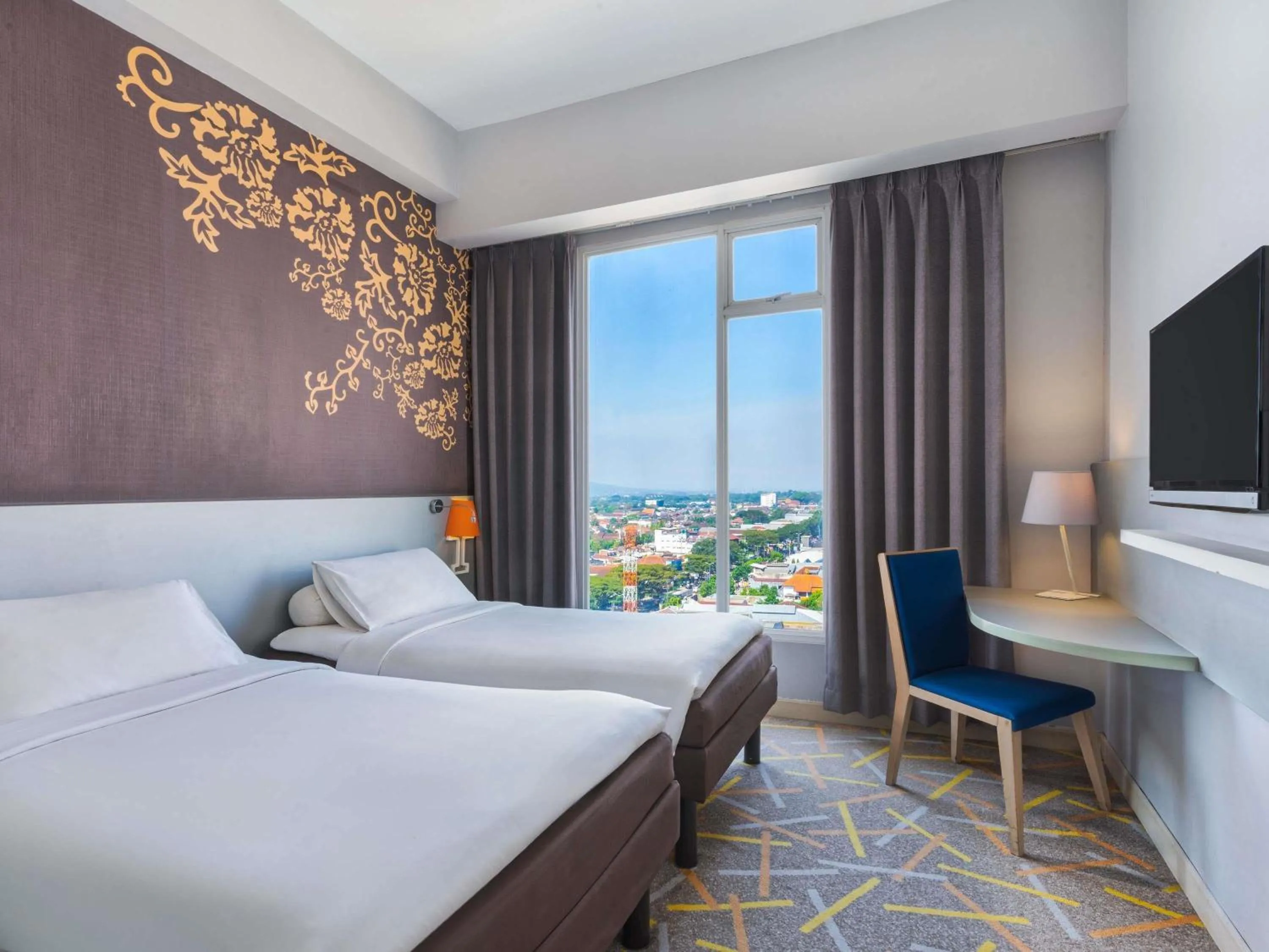 Bedroom, Bed in Ibis Styles Malang