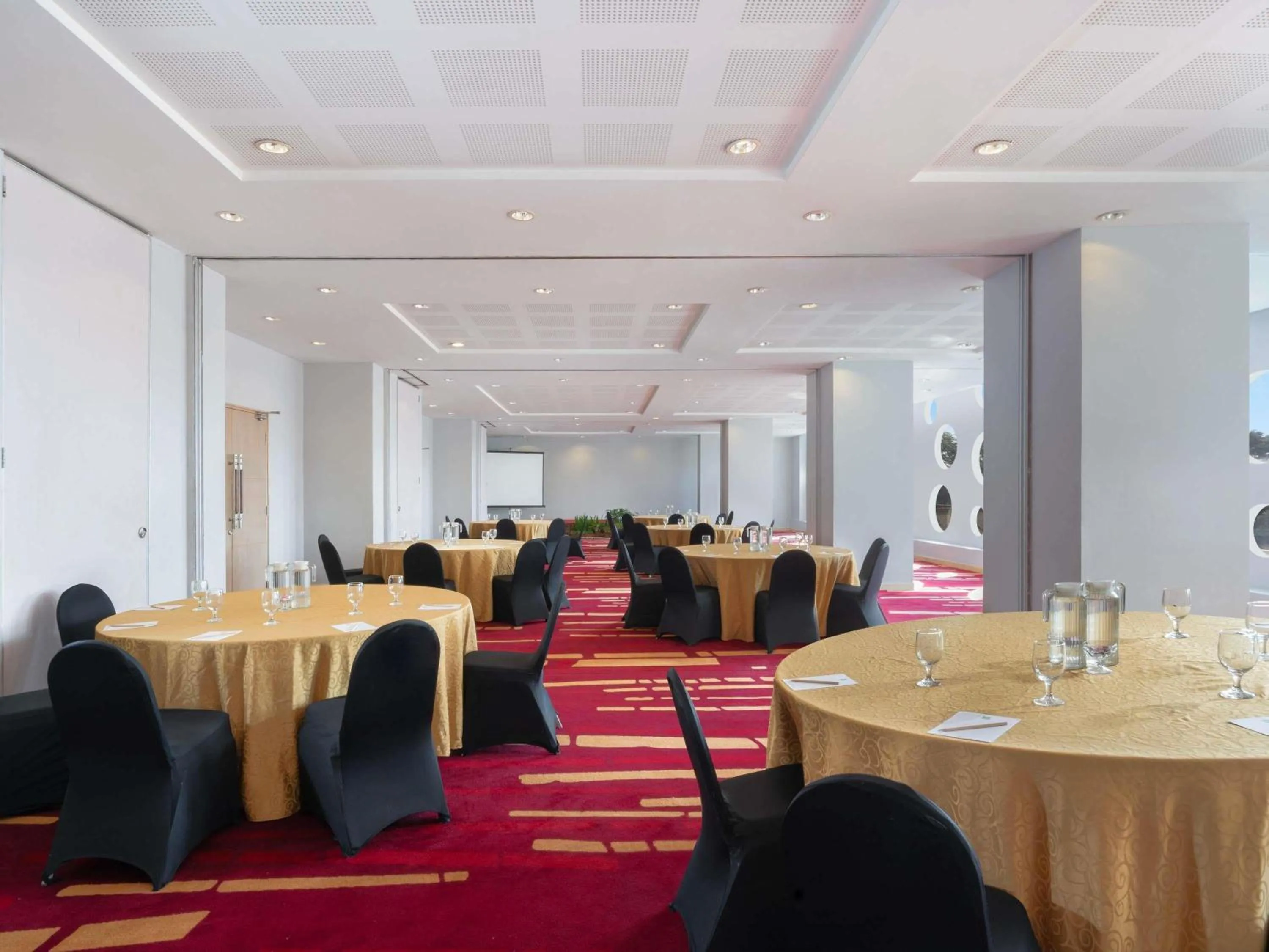 Meeting/conference room in Ibis Styles Malang