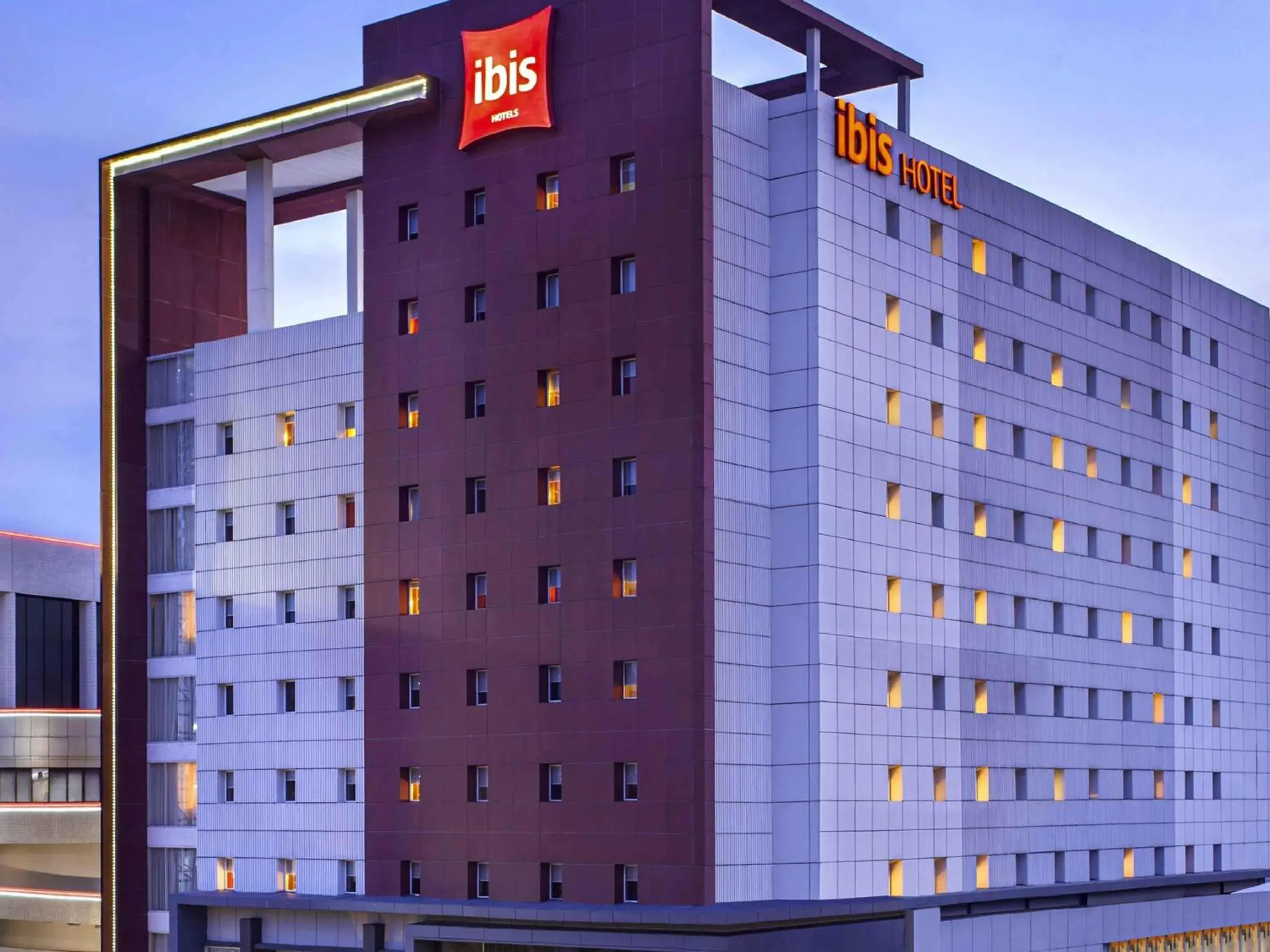 Property building in Ibis Surabaya City Center Property building in Ibis Surabaya City Center