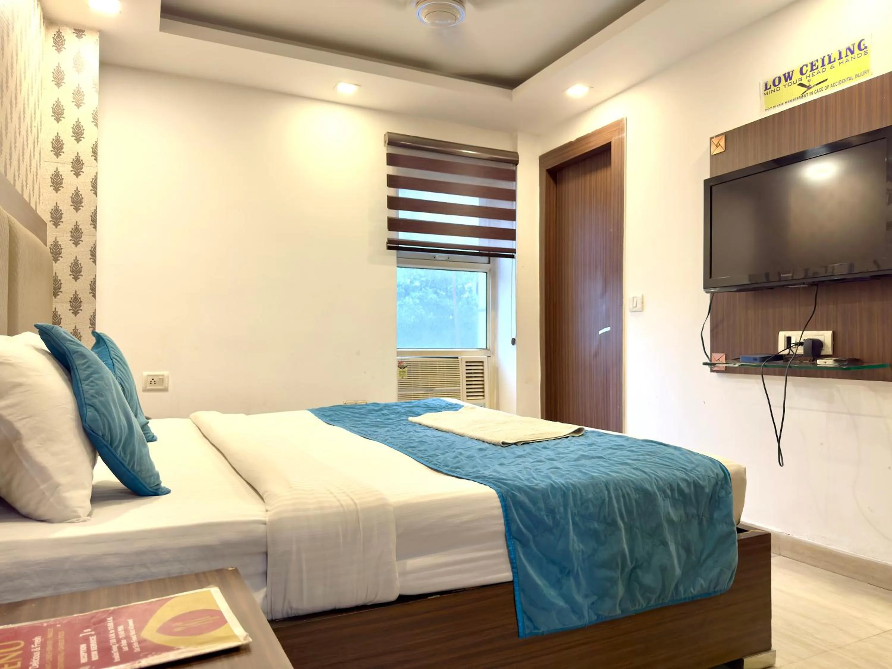 Bed in Hotel Pawan Plaza - Near BLK and Ganga Ram Hospital - Karol Bagh