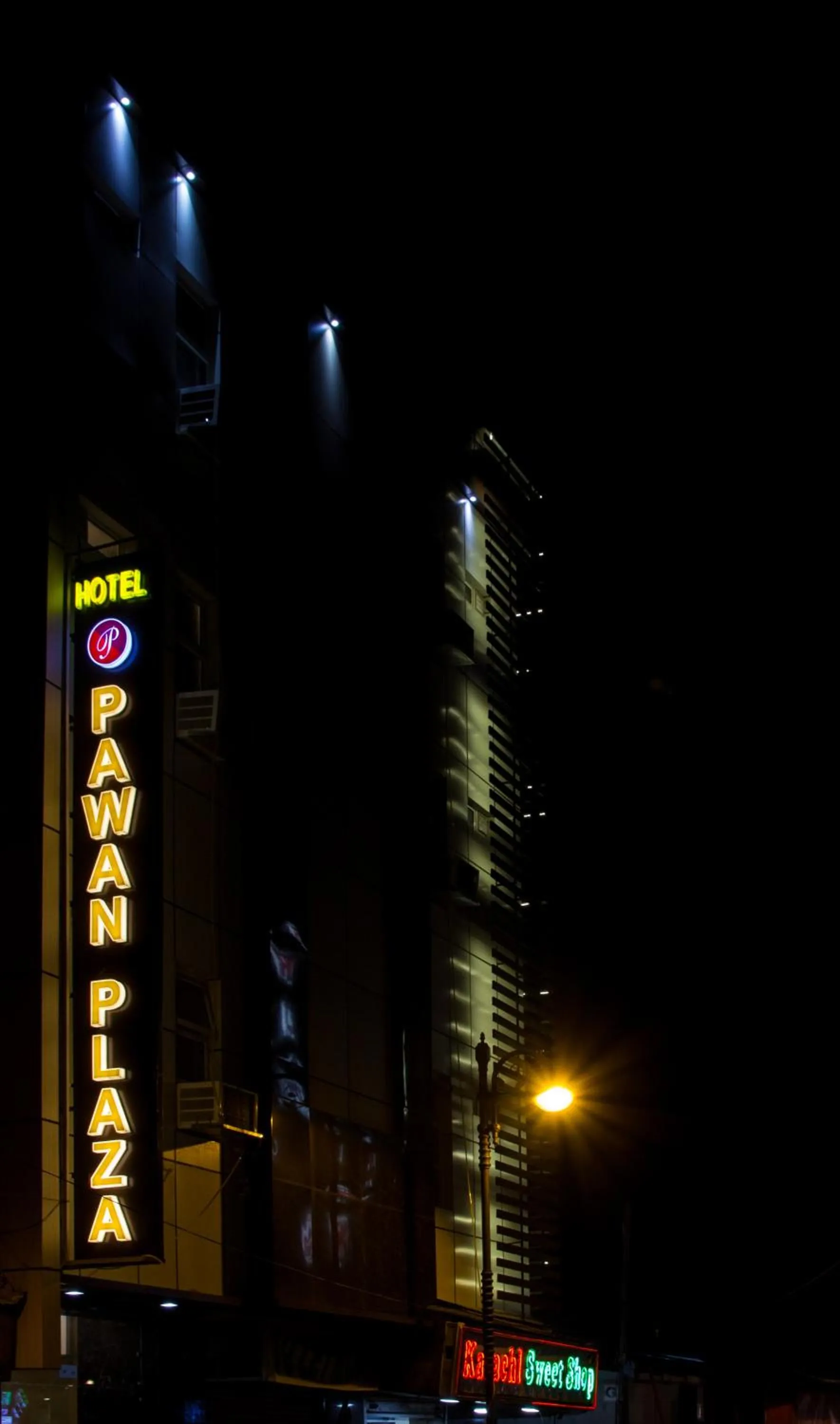 Property building in Hotel Pawan Plaza - Near BLK and Ganga Ram Hospital - Karol Bagh