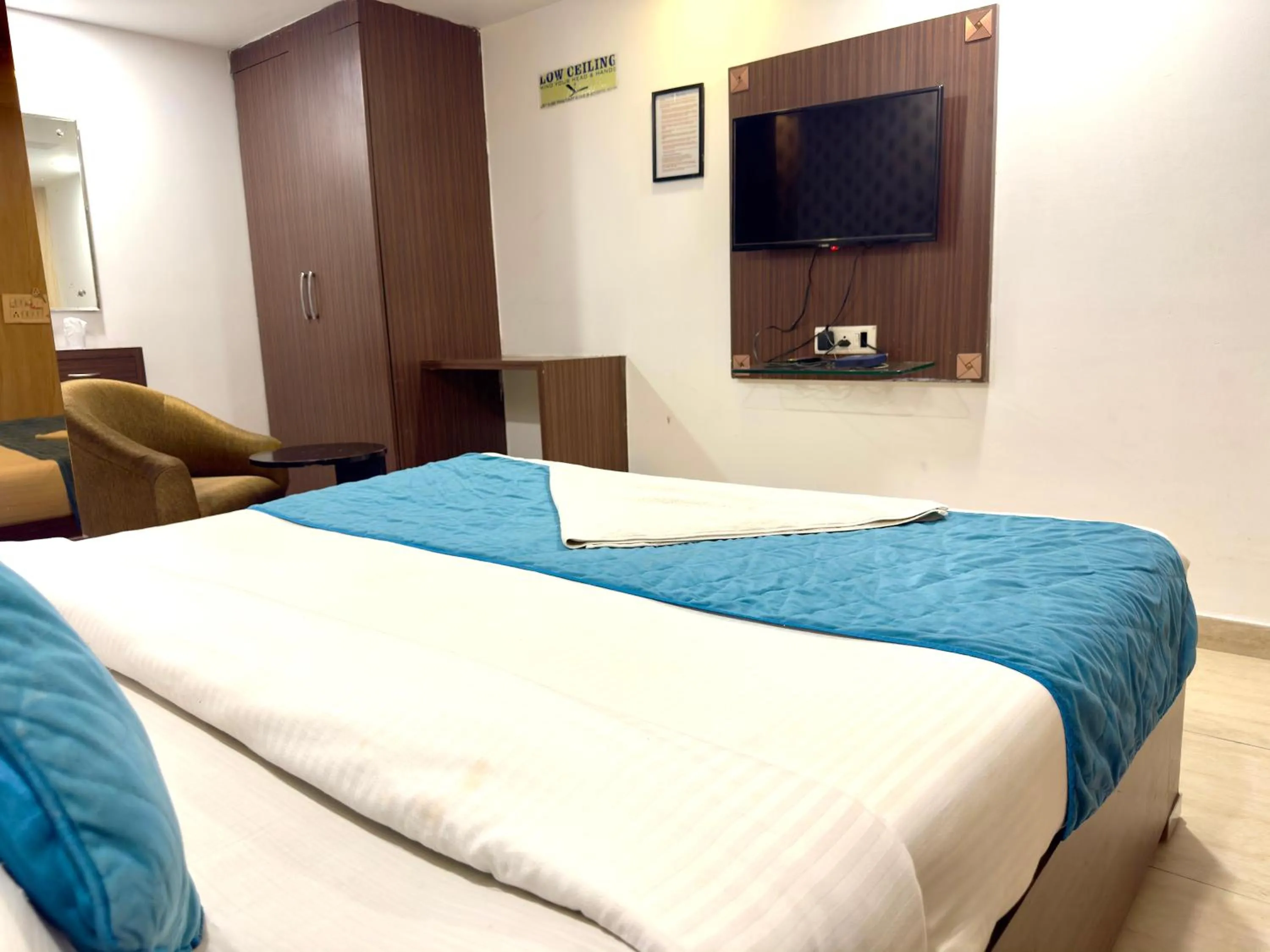 Bed in Hotel Pawan Plaza - Near BLK and Ganga Ram Hospital - Karol Bagh