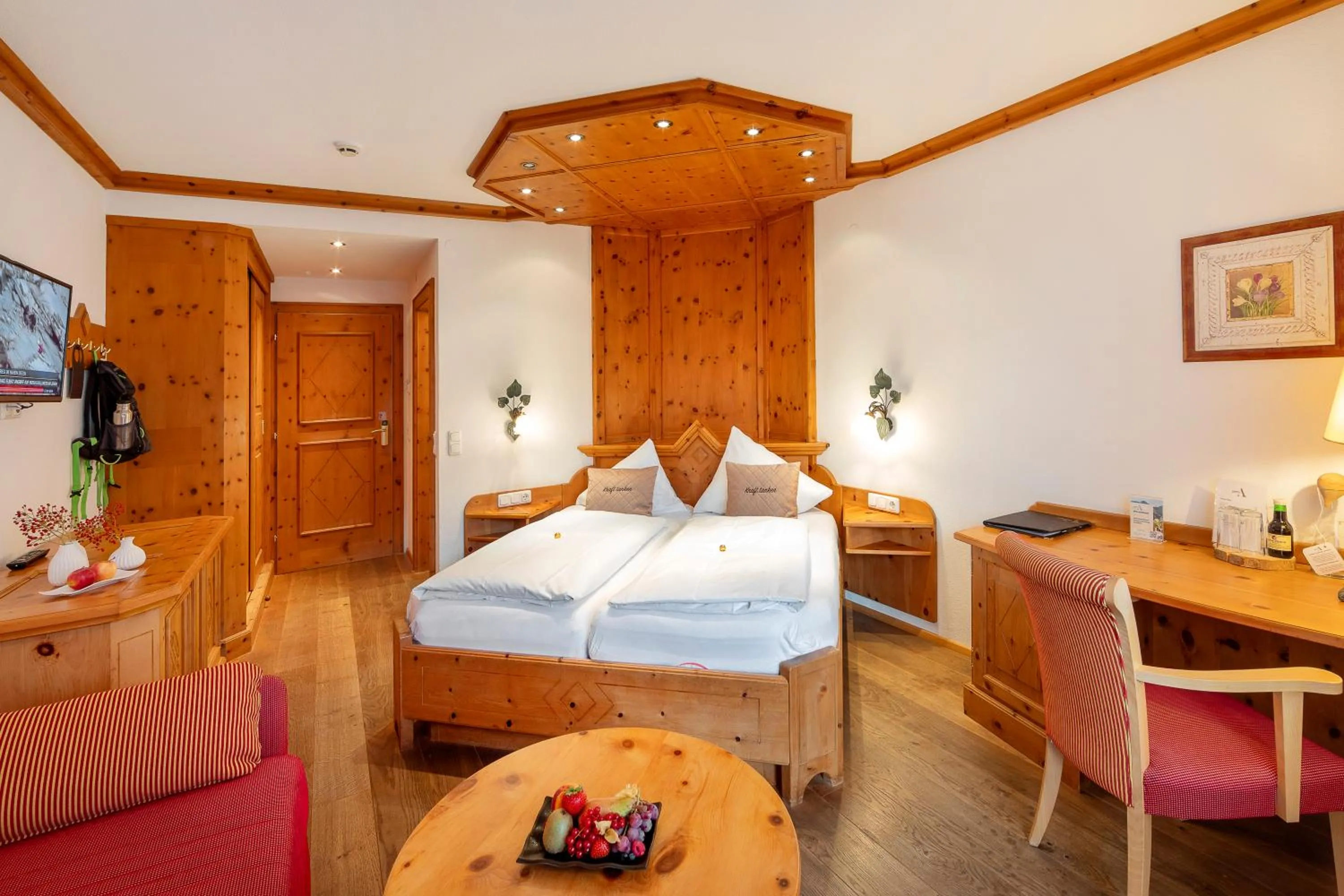 Photo of the whole room, Bed in Aktivhotel Alpendorf