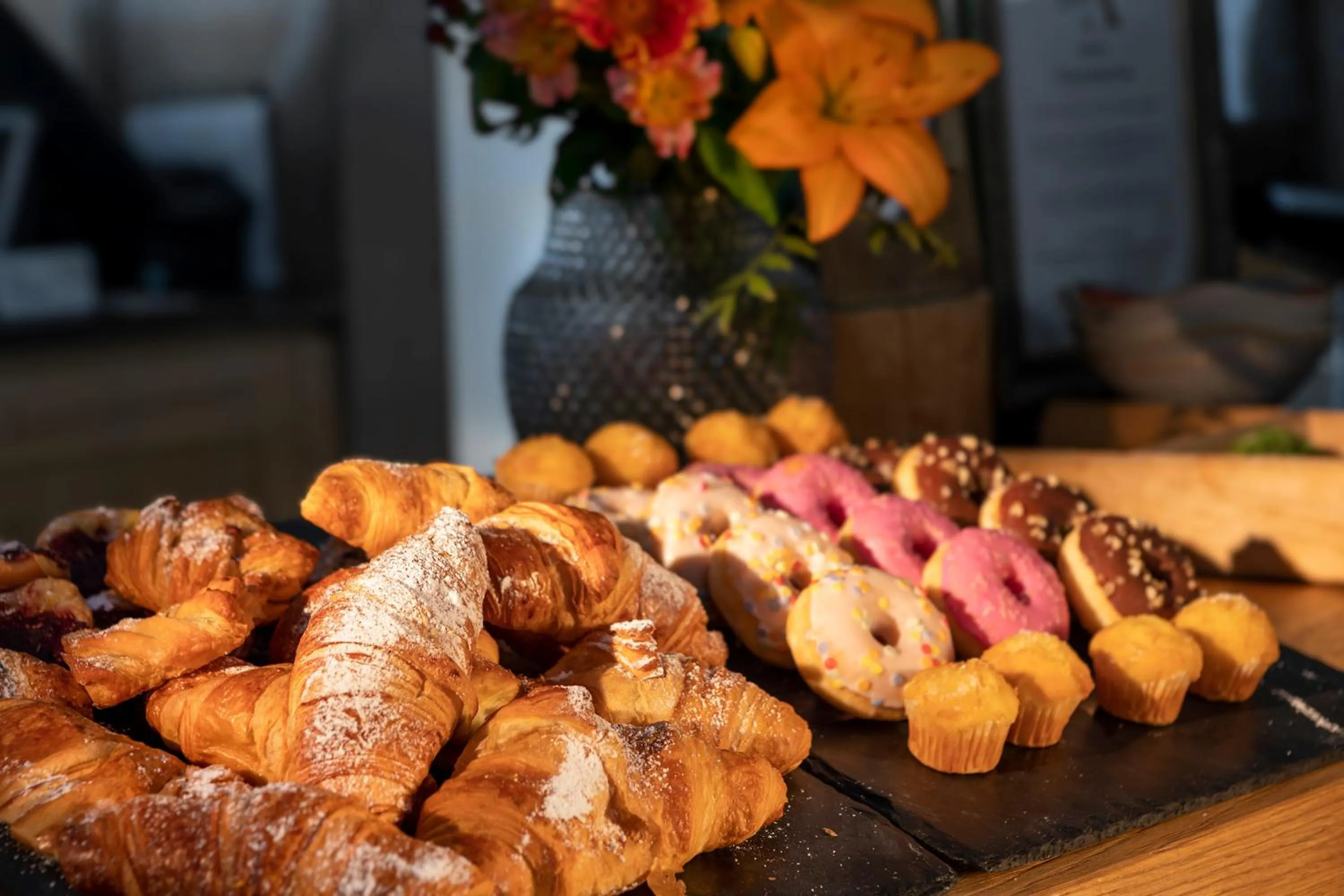 Buffet breakfast in Aktivhotel Alpendorf