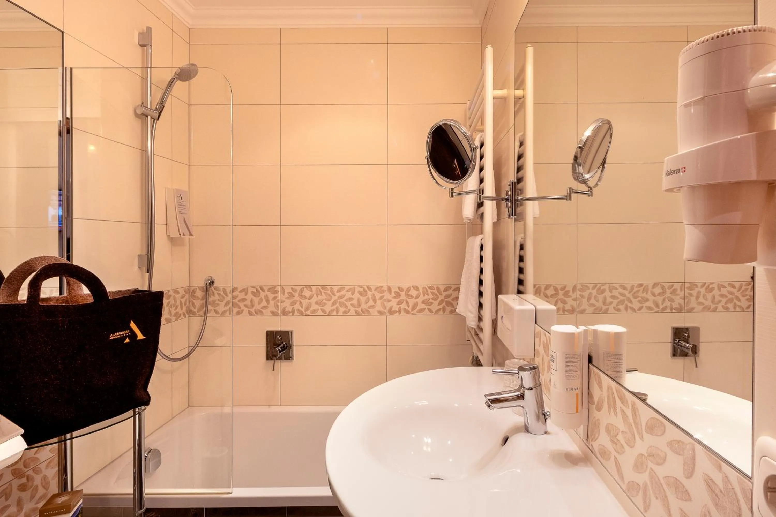 Bathroom in Aktivhotel Alpendorf