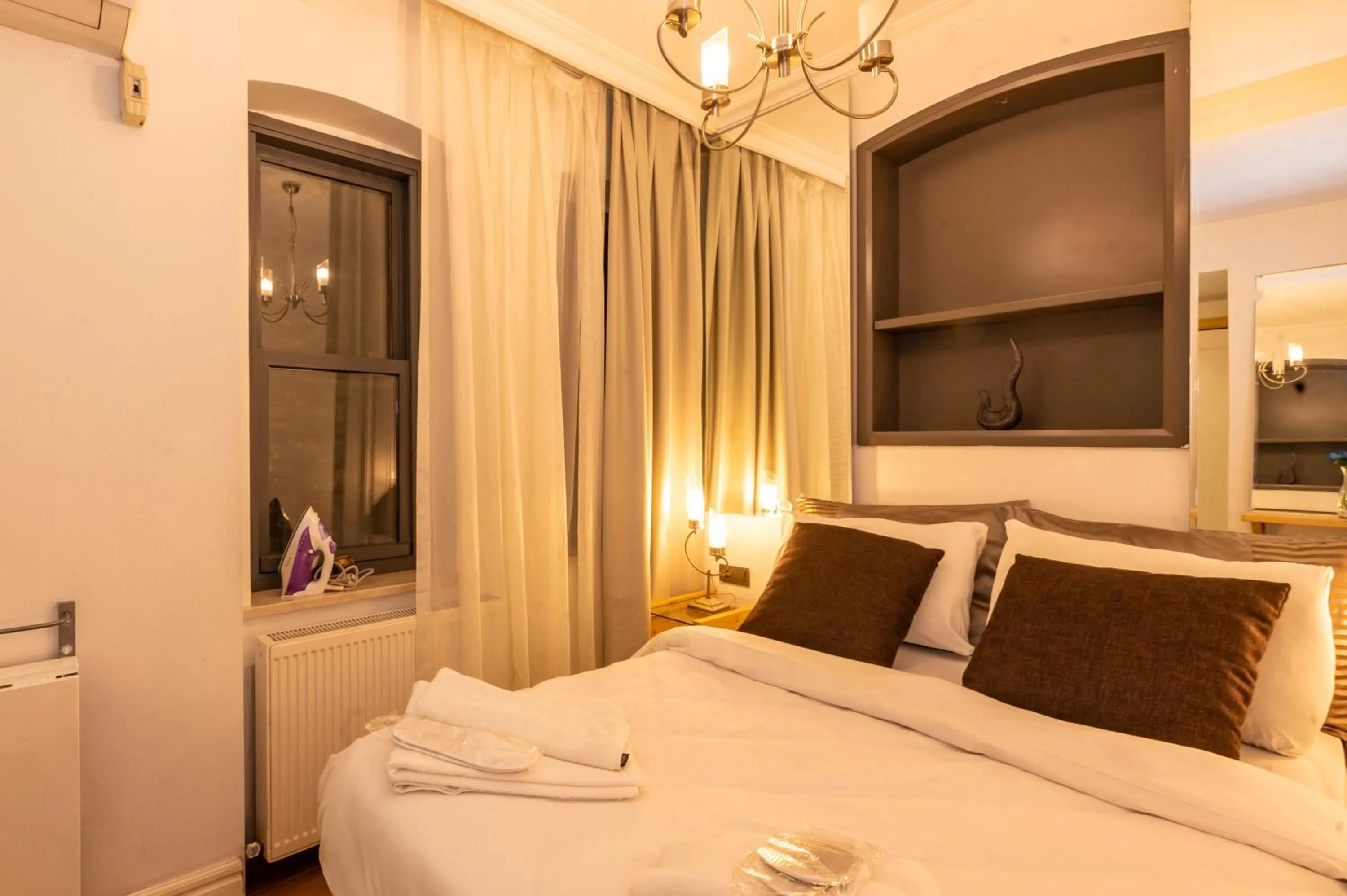 Bedroom in Pera Line Cihangir