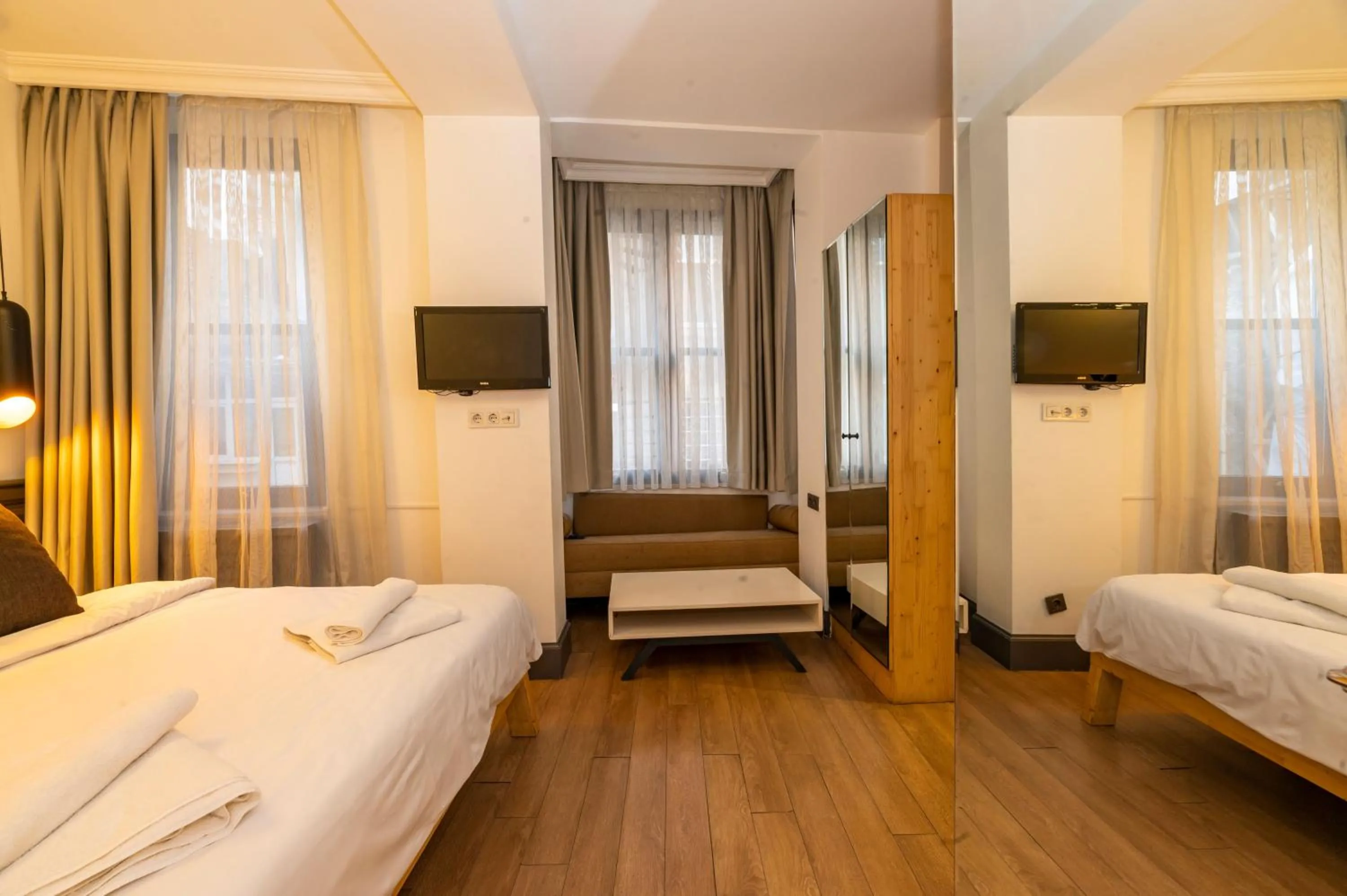 Bed, TV/Entertainment Center in Pera Line Cihangir