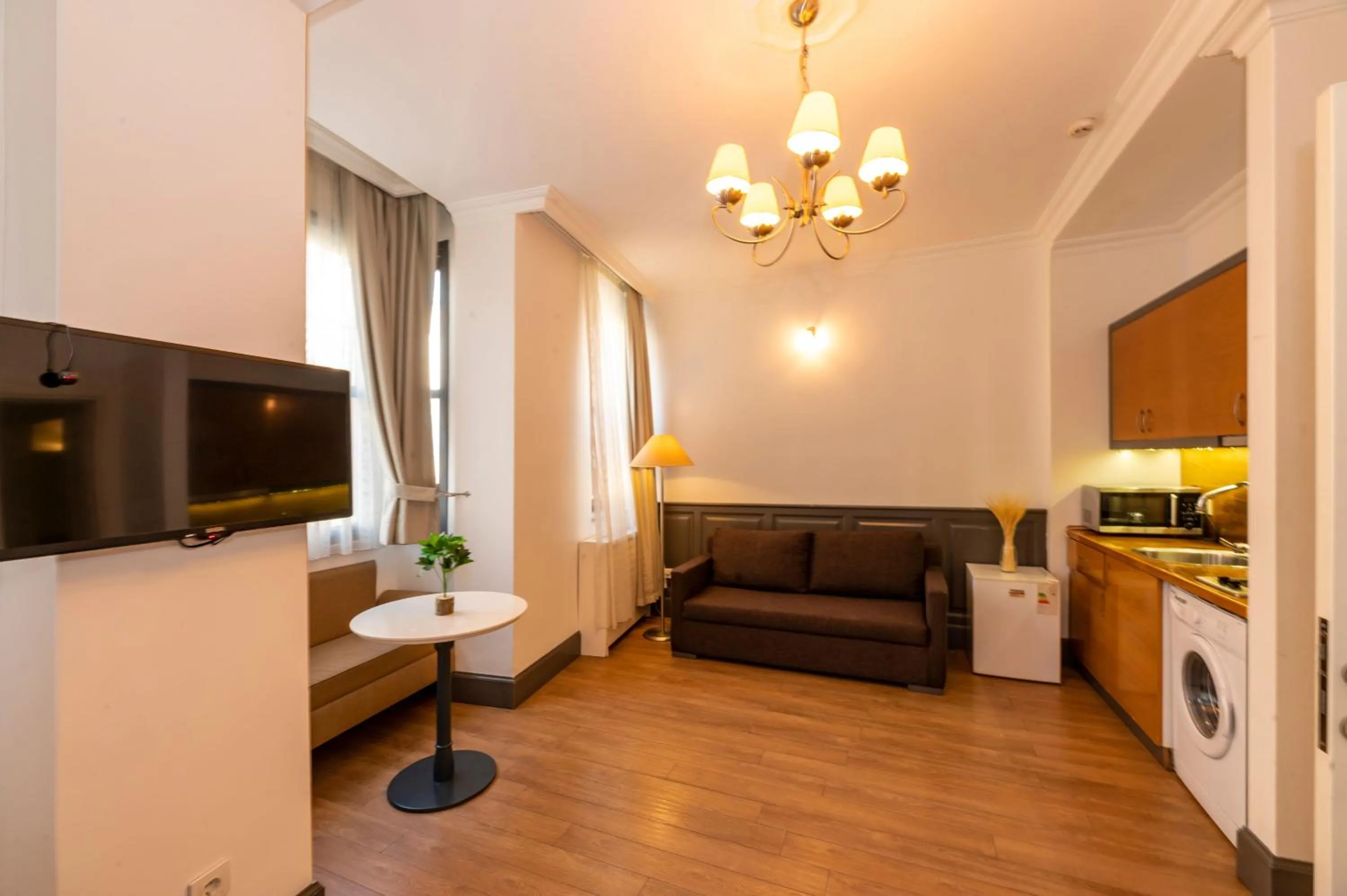 Communal lounge/ TV room, Seating Area in Pera Line Cihangir