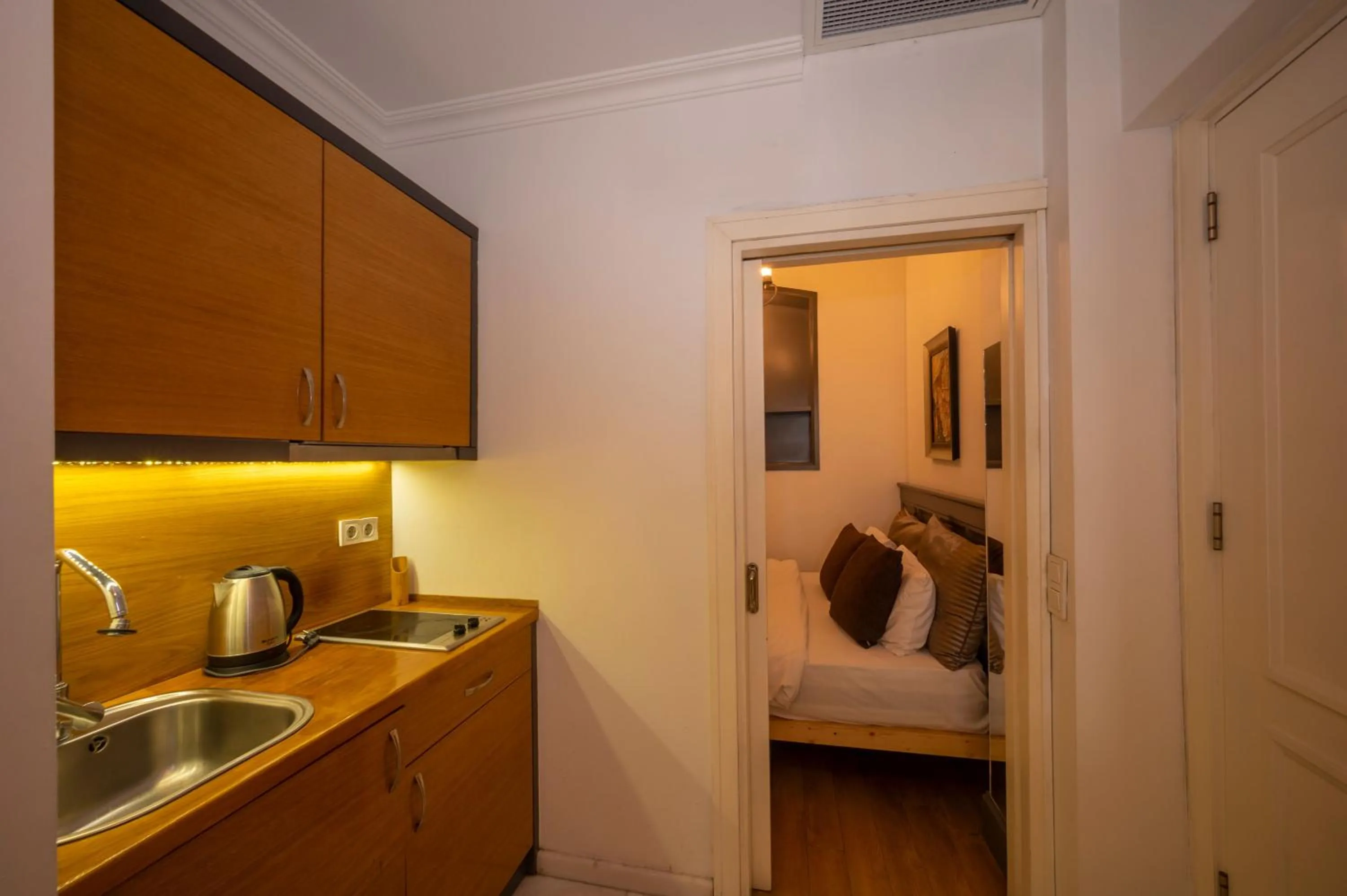 Kitchen or kitchenette, Kitchen/Kitchenette in Pera Line Cihangir