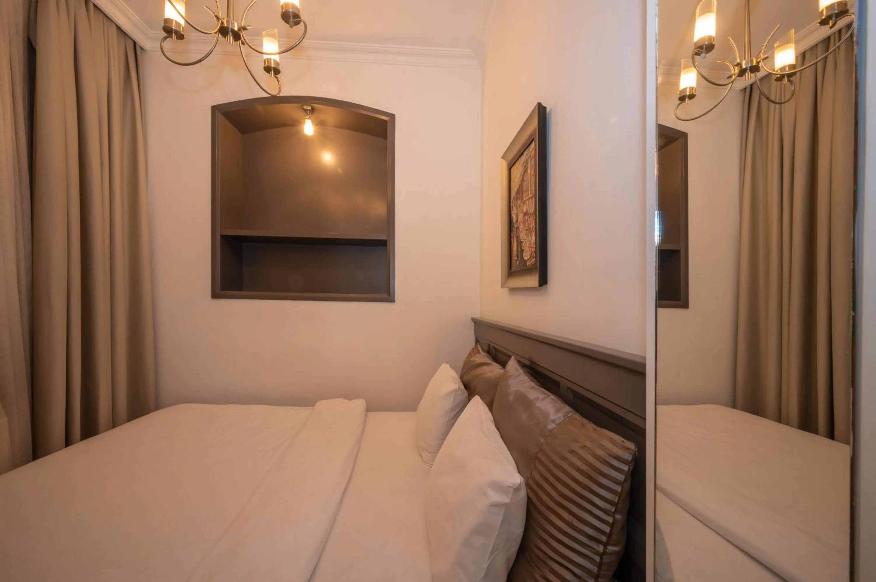 Bed, TV/Entertainment Center in Pera Line Cihangir