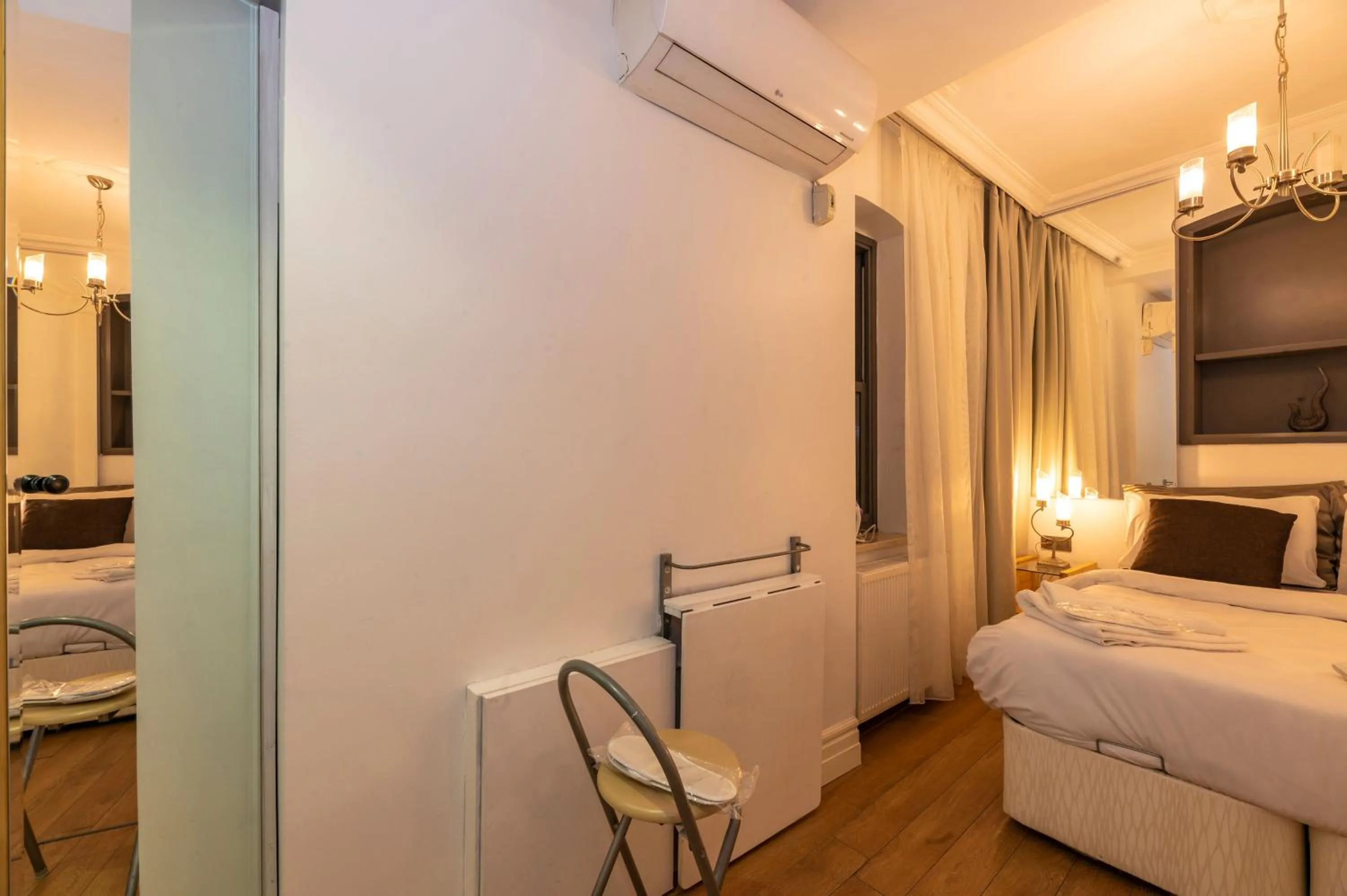 Bedroom in Pera Line Cihangir