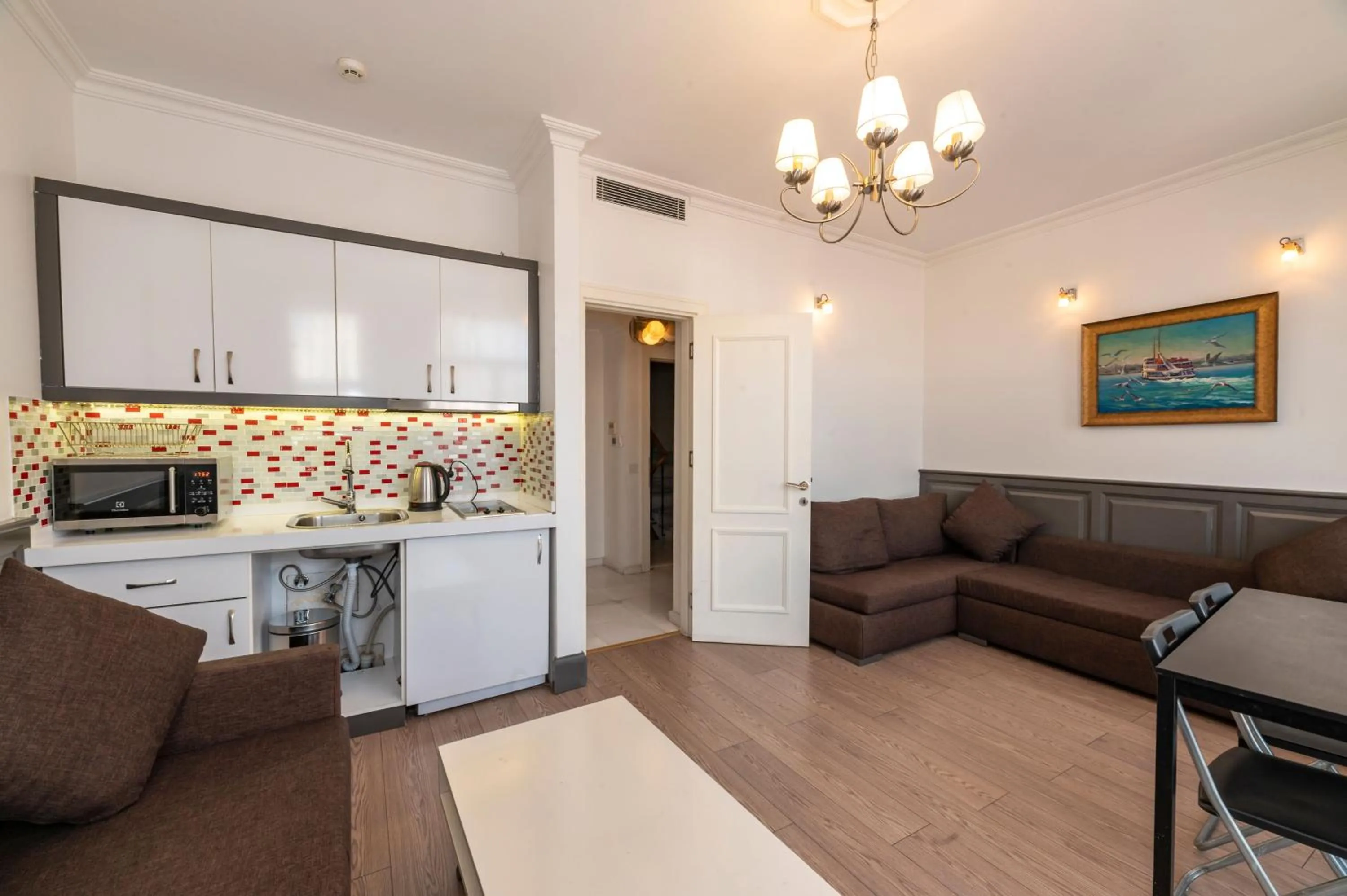 Kitchen or kitchenette, Kitchen/Kitchenette in Pera Line Cihangir