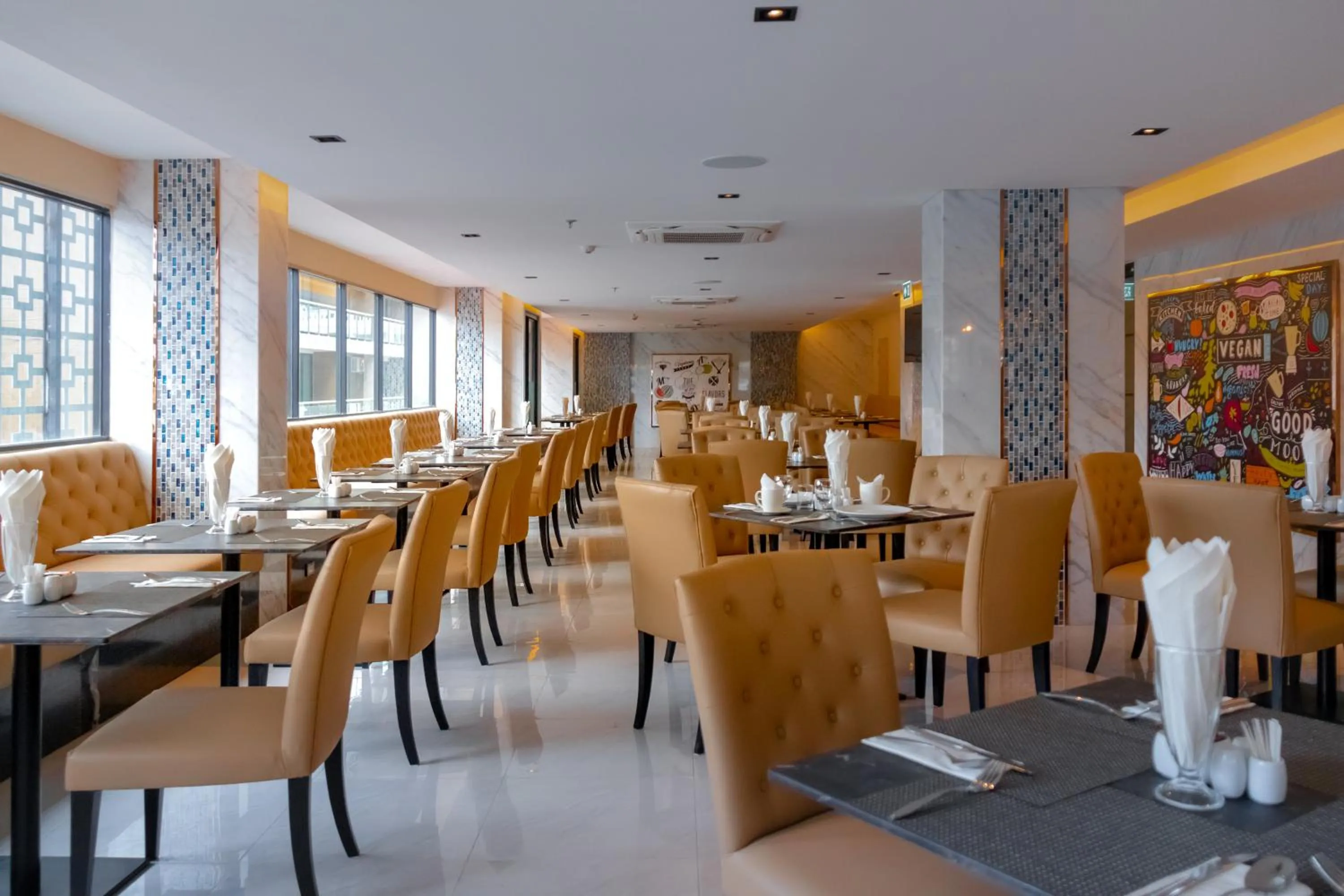 Restaurant/places to eat in GLOW Pattaya