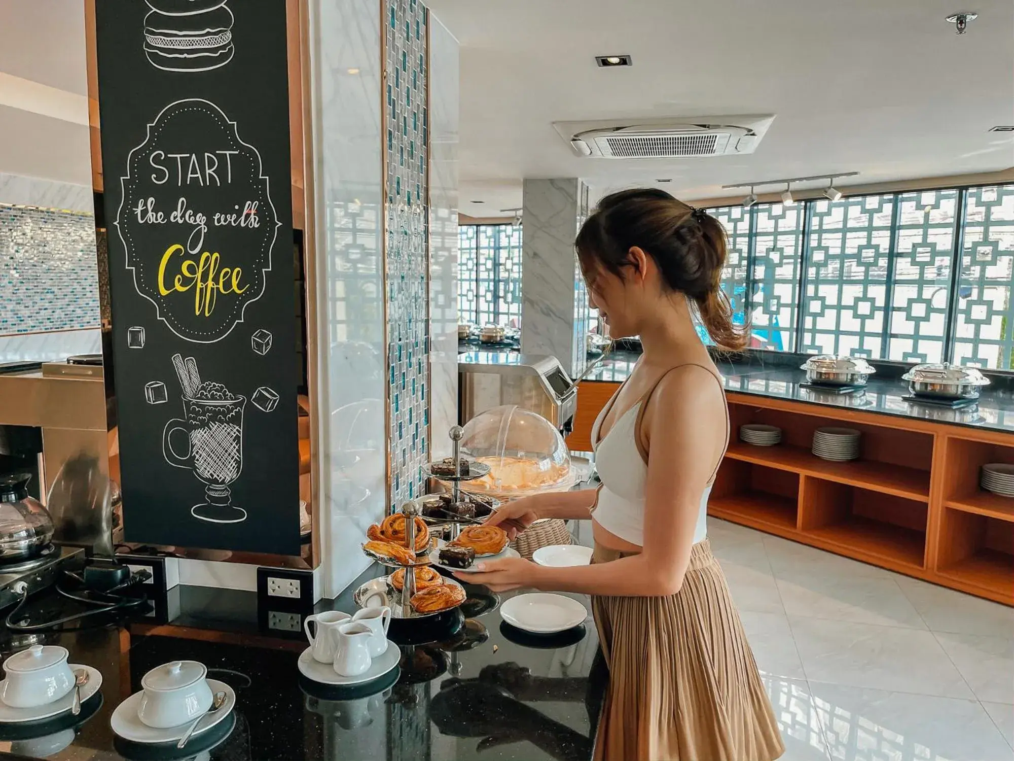 Restaurant/places to eat in GLOW Pattaya Restaurant/places to eat in GLOW Pattaya