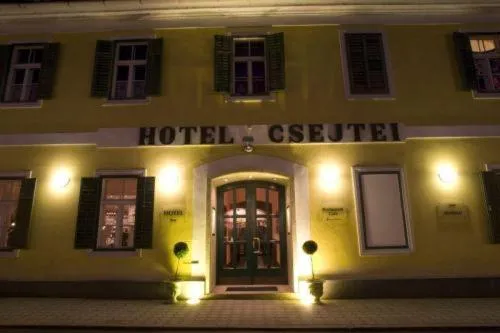 Facade/entrance in Hotel Csejtei