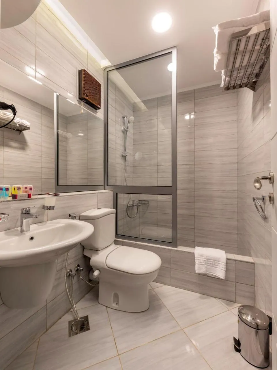 Bathroom in Royal Day Plaza Hotel