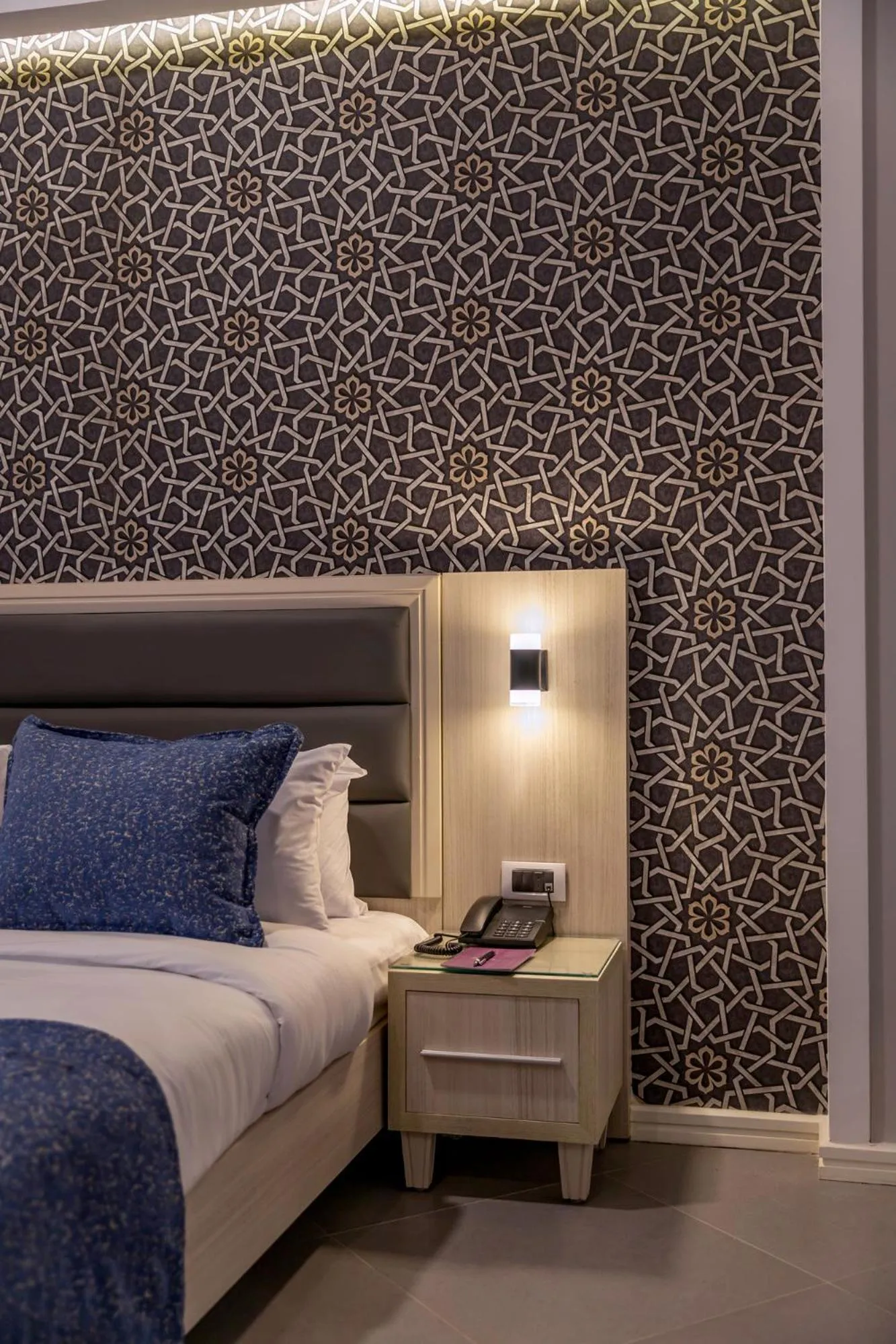 Bed in Royal Day Plaza Hotel