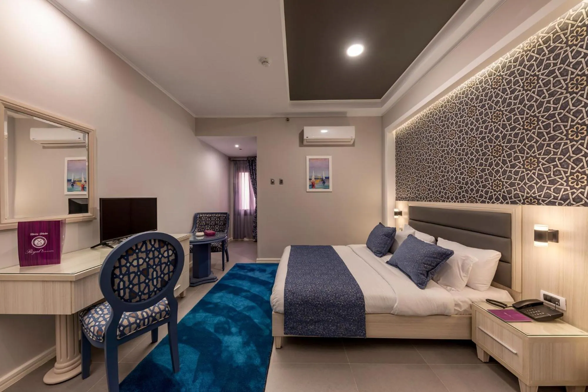 Photo of the whole room, Bed in Royal Day Plaza Hotel