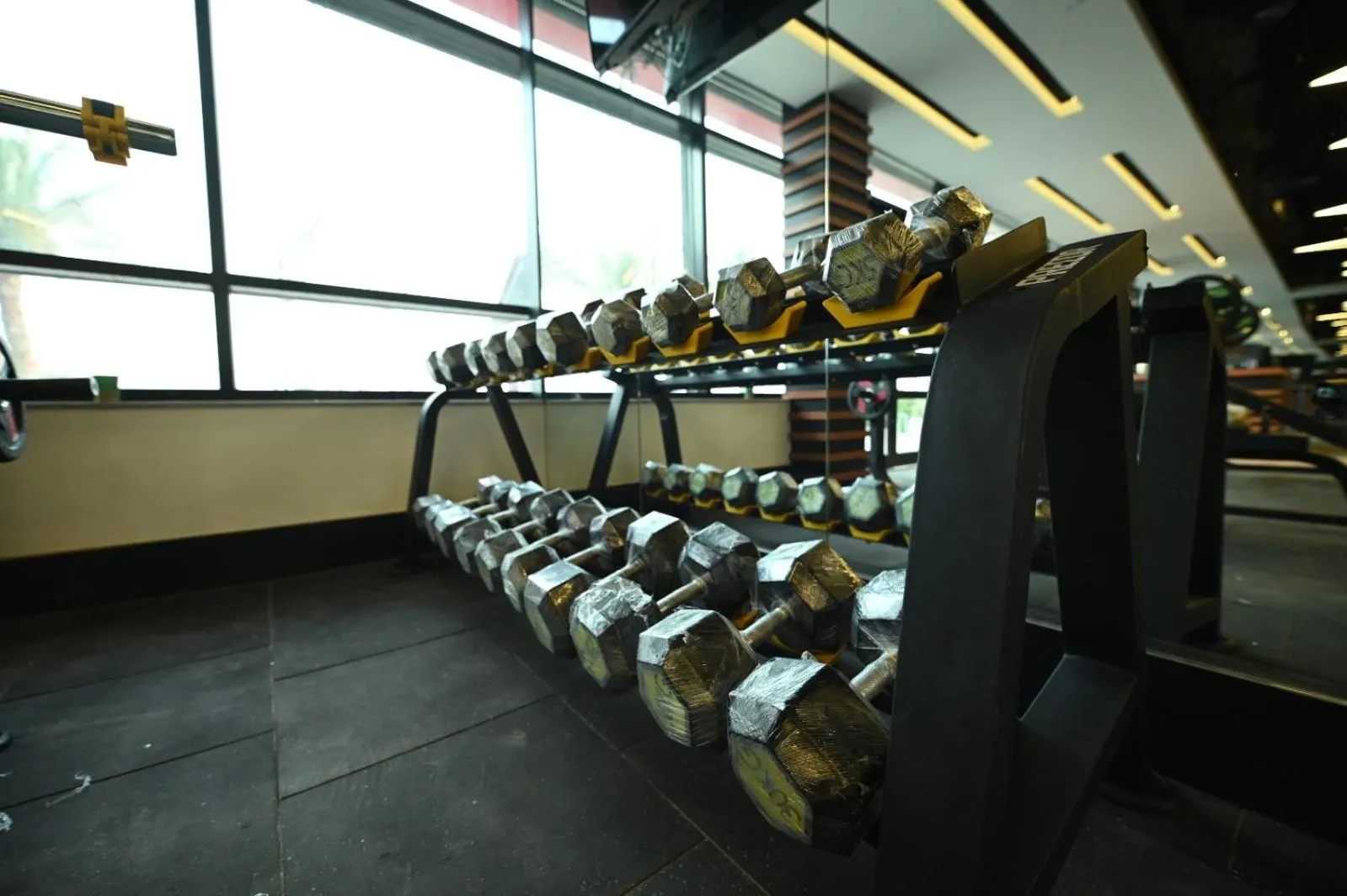 Fitness centre/facilities in Royal Day Plaza Hotel
