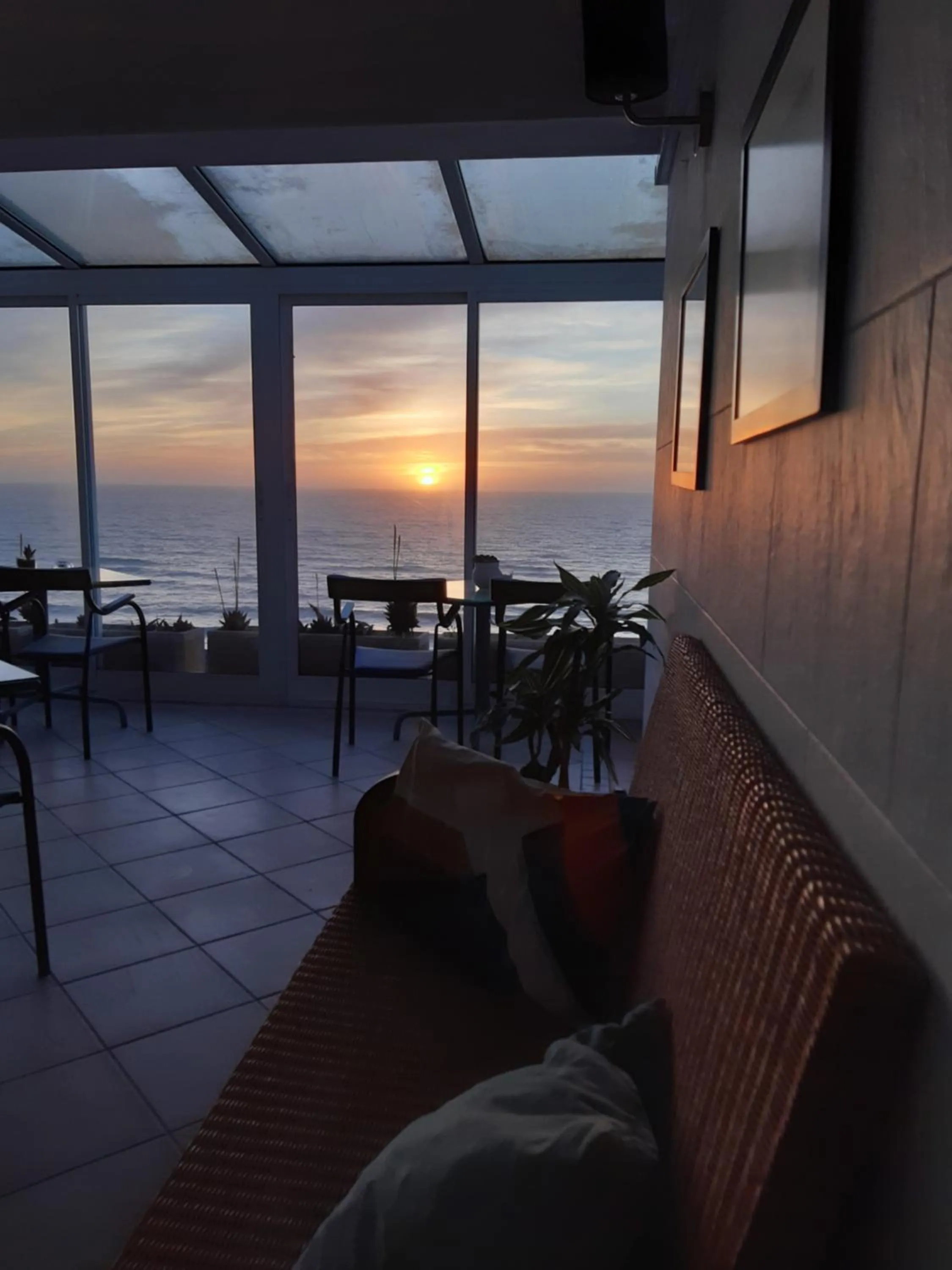 Communal lounge/ TV room in Albergaria Pedra D'Ouro