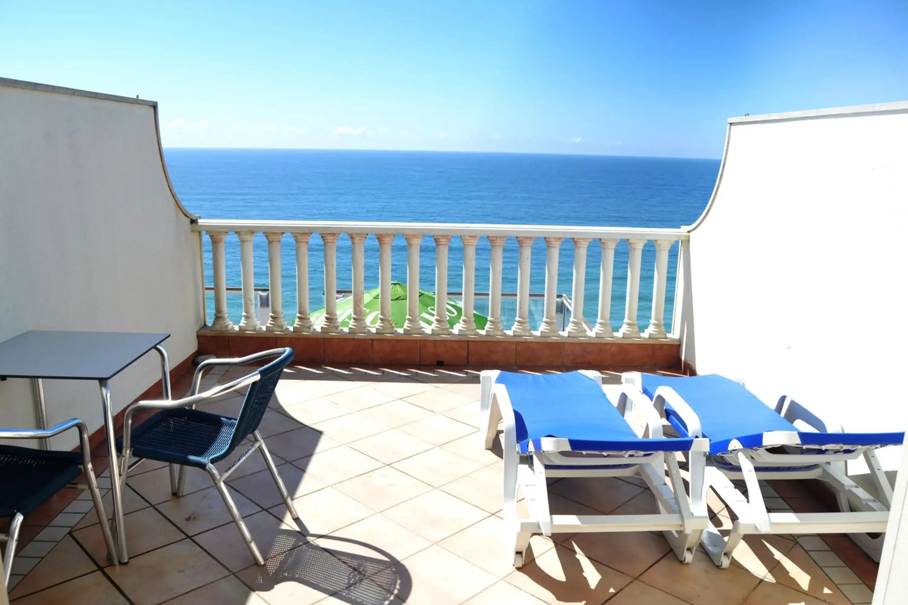 Double Room with Balcony and Sea View in Albergaria Pedra D'Ouro Double Room with Balcony and Sea View in Albergaria Pedra D'Ouro