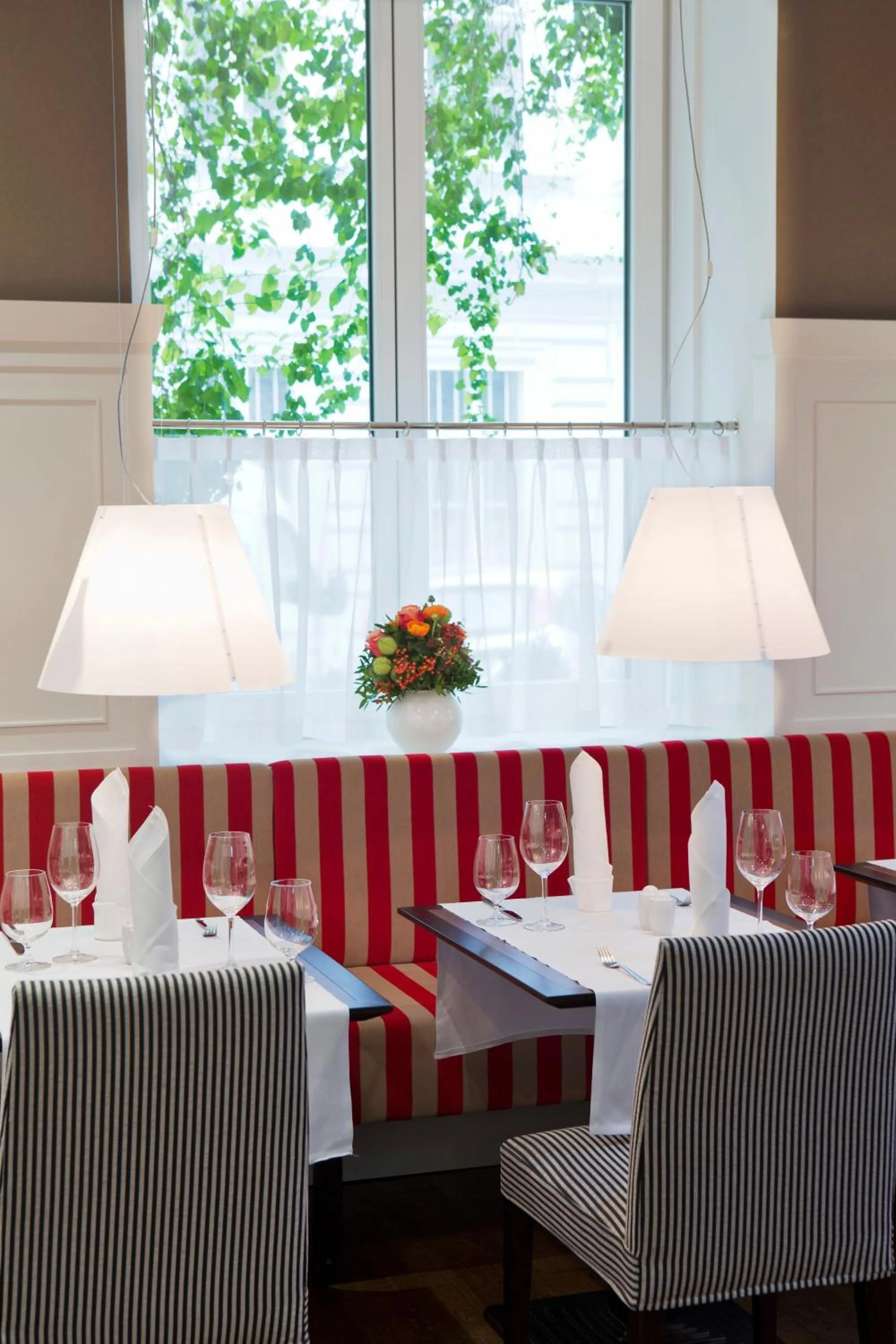 Restaurant/places to eat in The Harmonie Vienna, BW Premier Collection